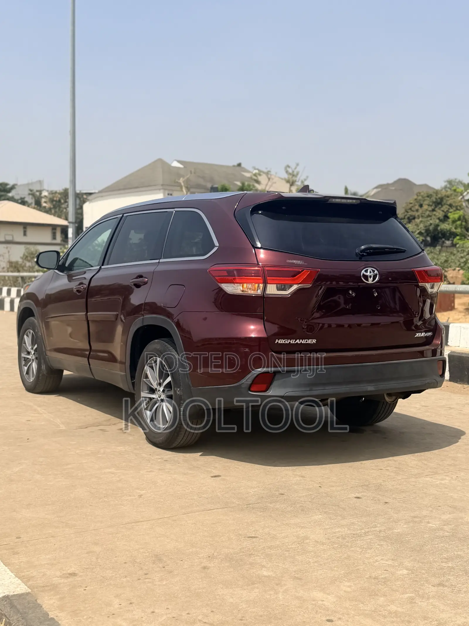Toyota Highlander XLE 2019 Maroon