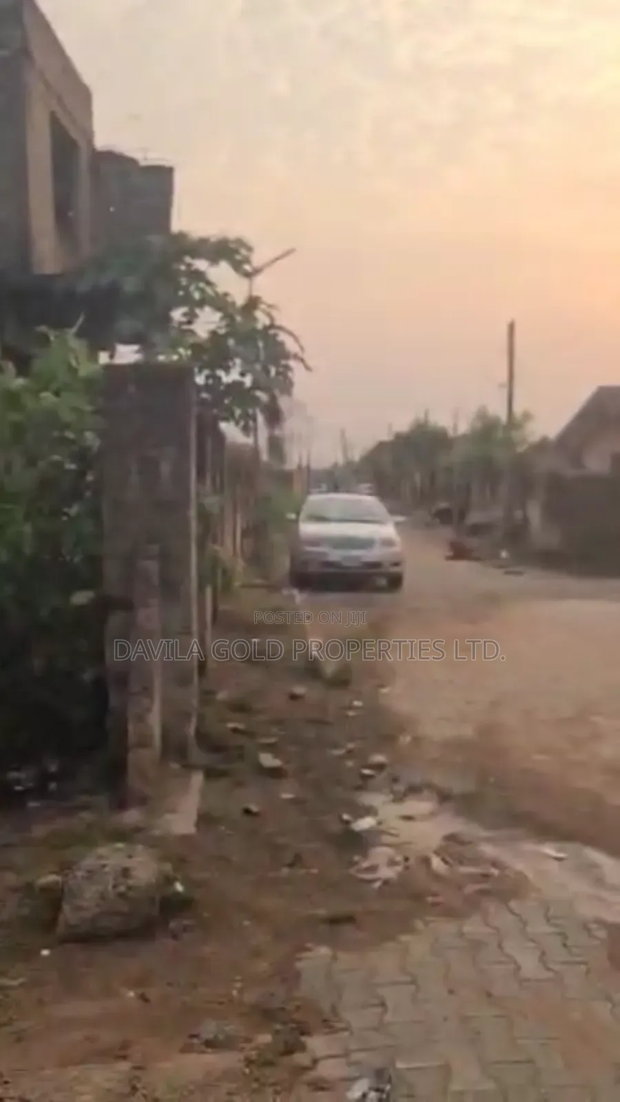 Hot-Deal: A Land Along Etete Tarred Road