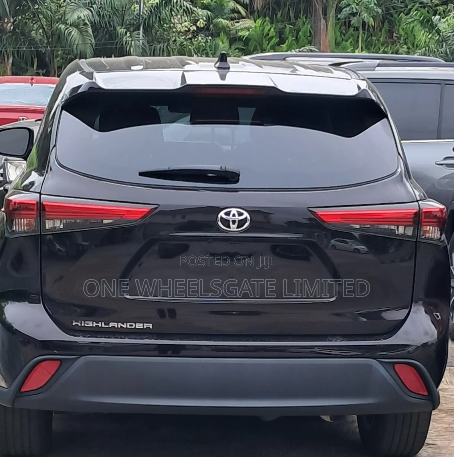 Toyota Highlander LE 2021 Black