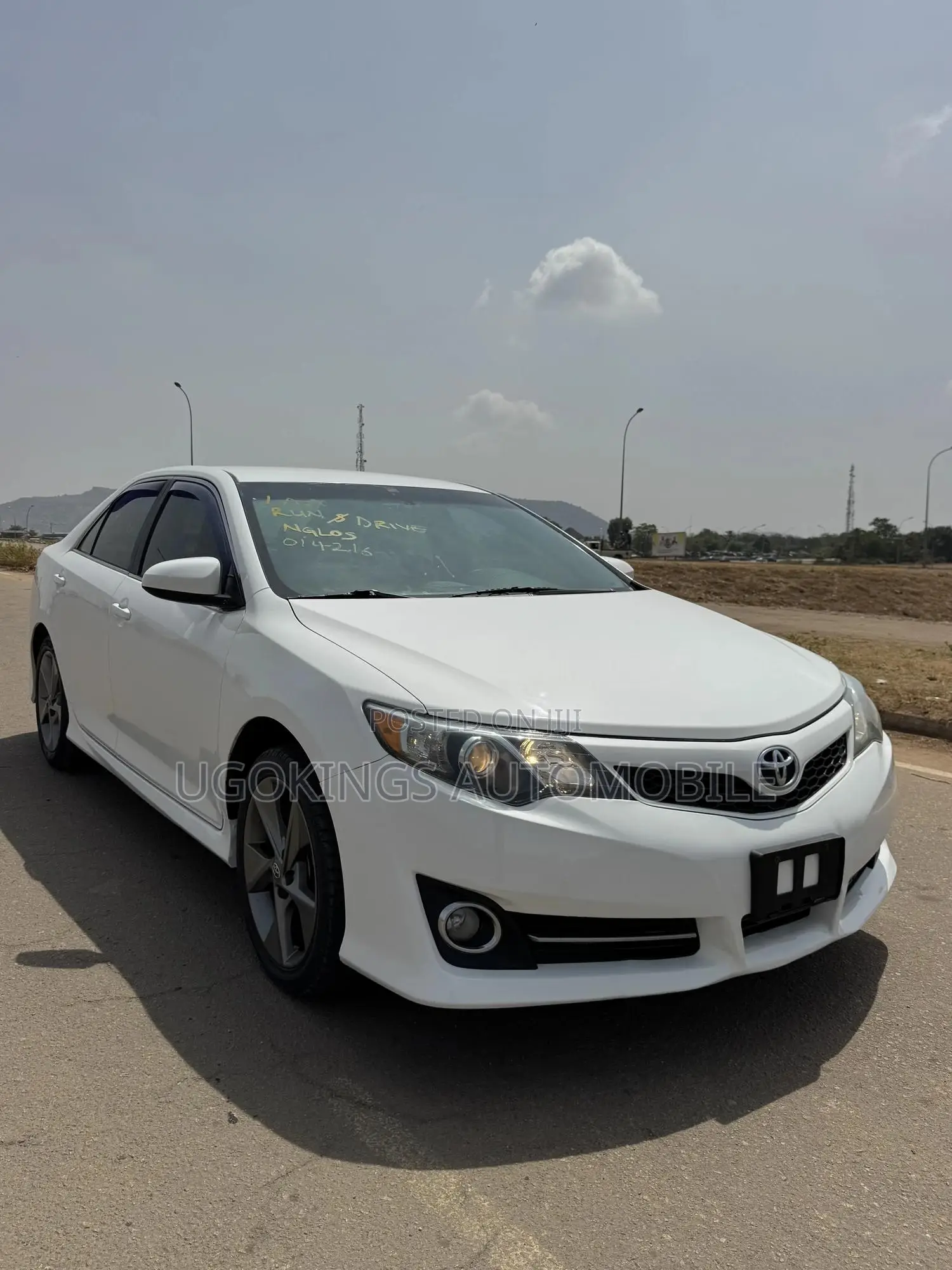Toyota Camry SE 4dr Sedan (3.5L 6cyl 6A) 2014 White