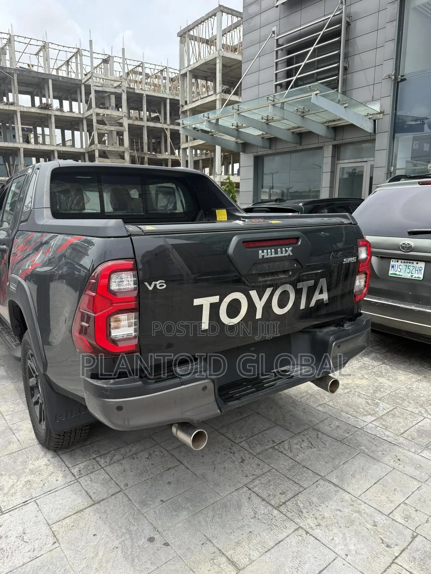 New Toyota Hilux 2025 Black