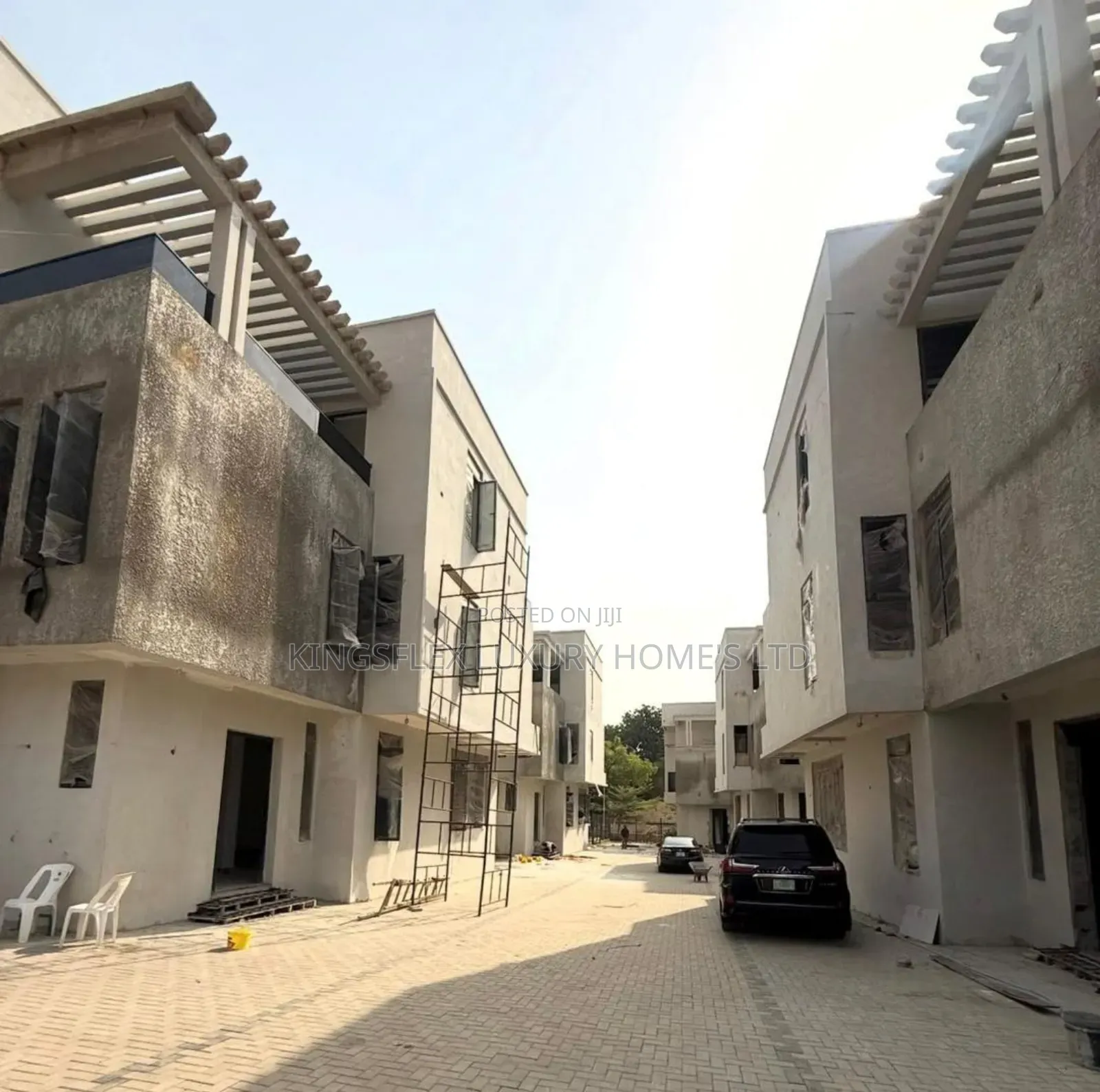 5bdrm Duplex in Estate, Life Camp for sale