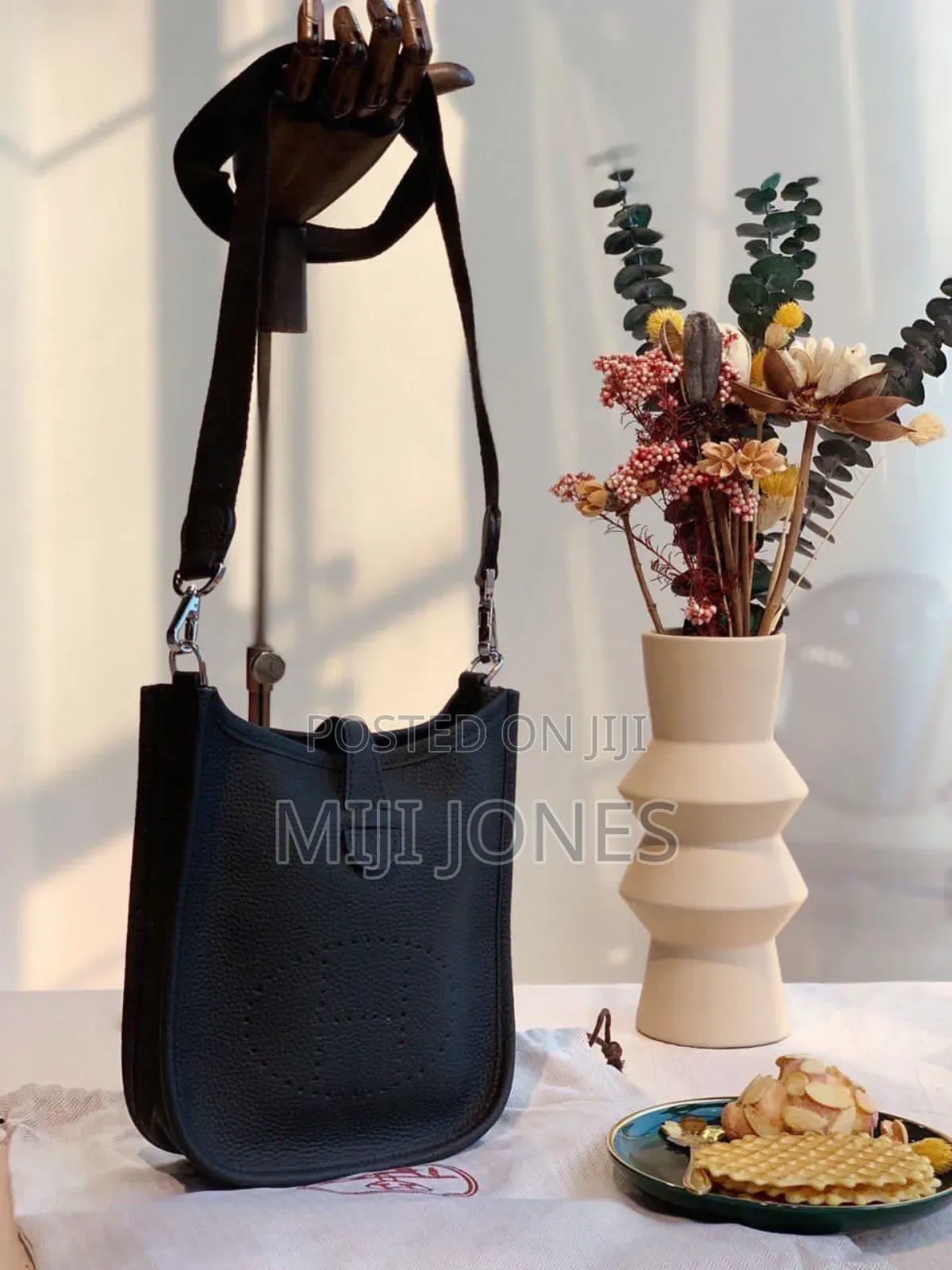 "Black Taurillon Clémence Hermès Evelyne 16 Mini Tpm"
