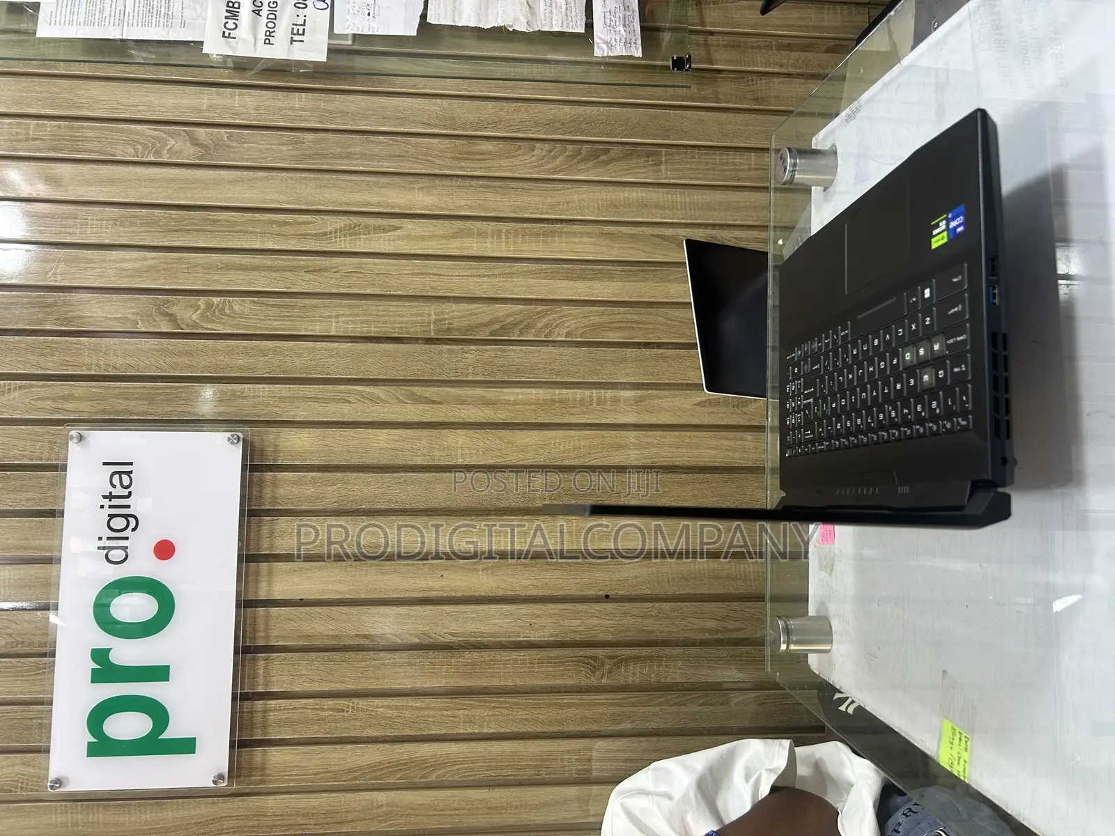 Laptop MSI Crosshair 15 16GB Intel Core i7 SSD 1T