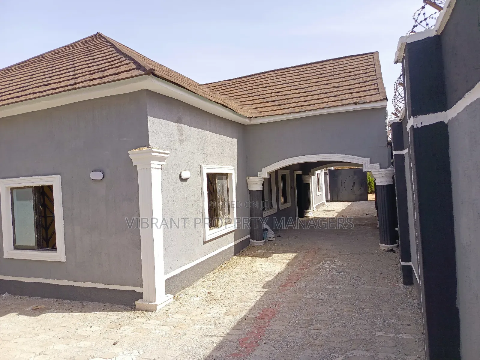 4bdrm Bungalow in High Cost, Kaduna / Kaduna State for sale