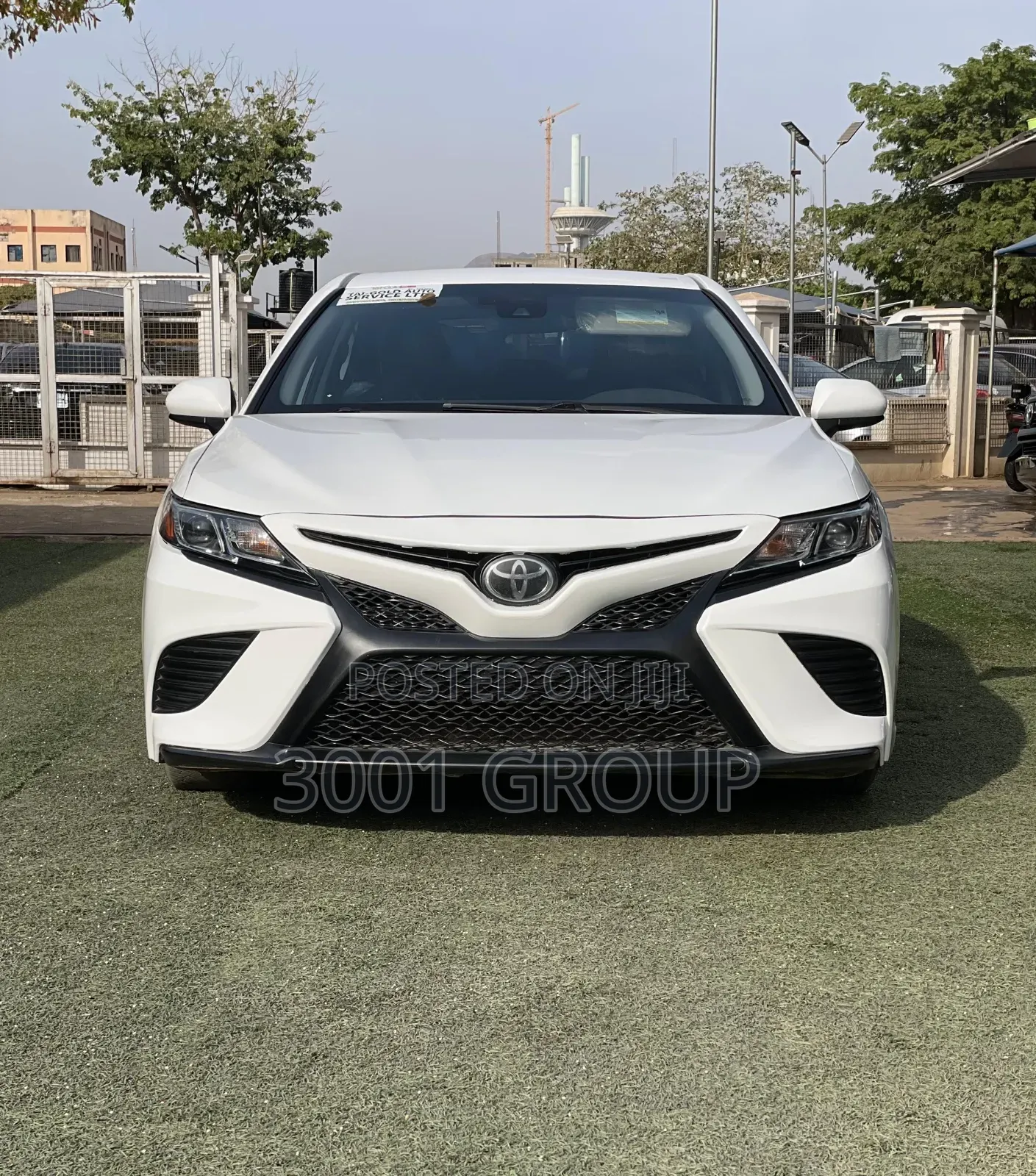 Toyota Camry SE (2.5L 4cyl 8A) 2019 White