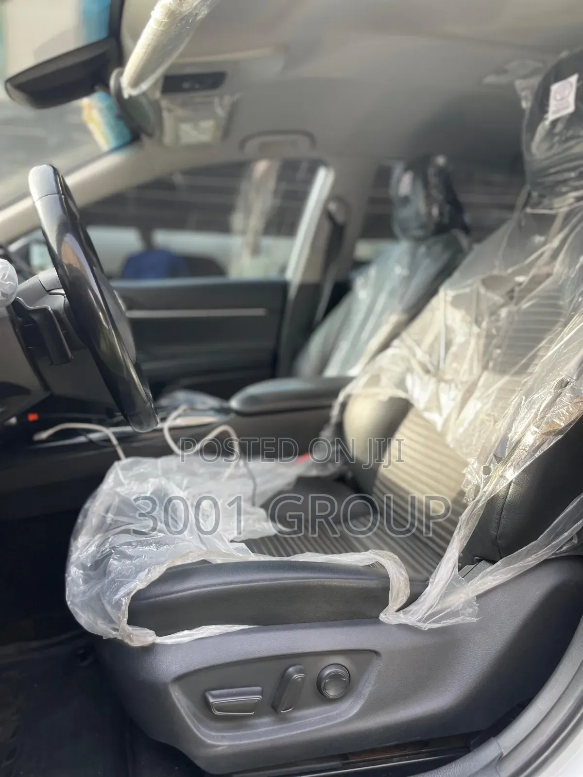 Toyota Camry SE (2.5L 4cyl 8A) 2019 White