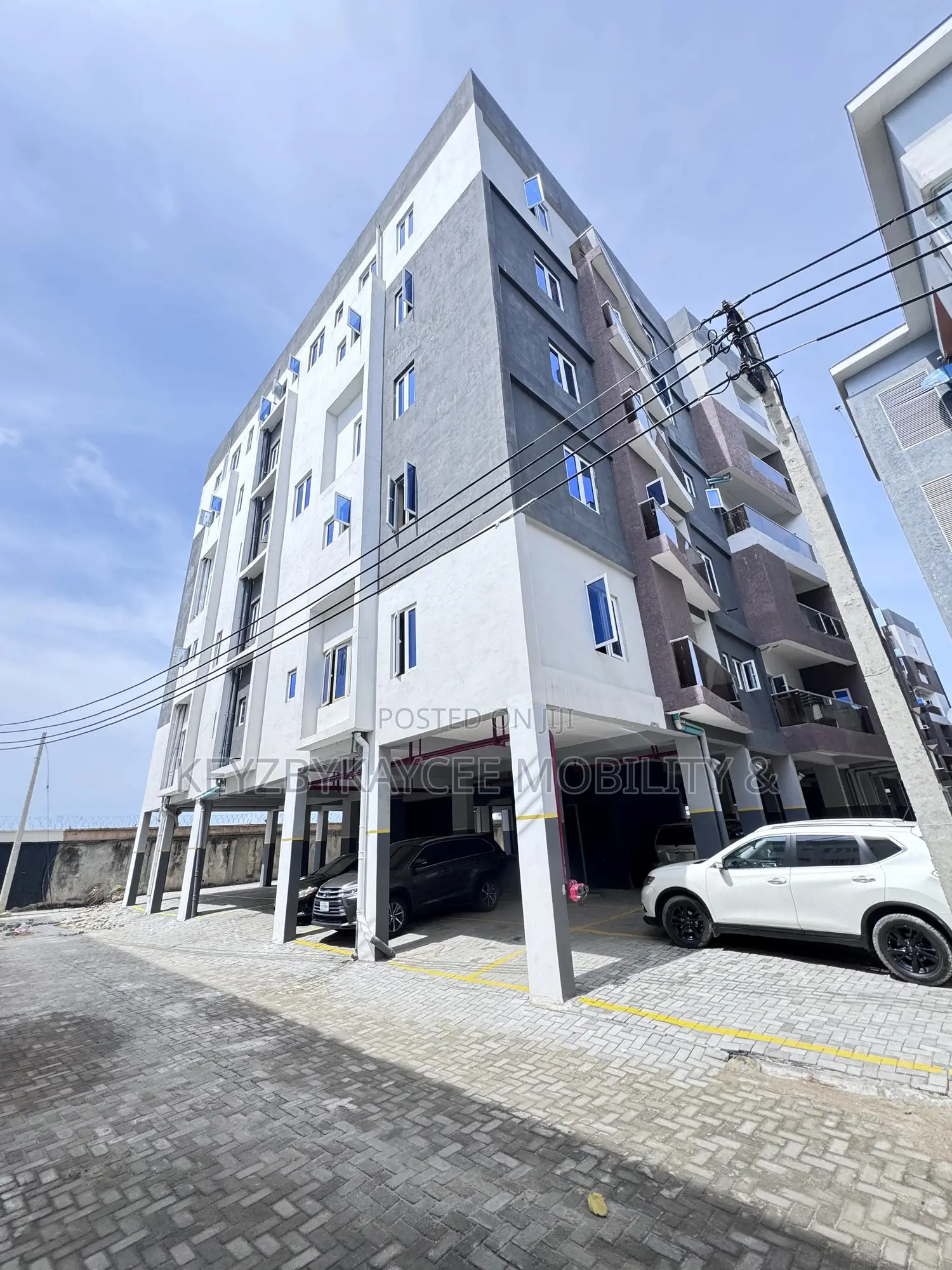 4bdrm Maisonette in Cyberville Estate, Lekki for sale