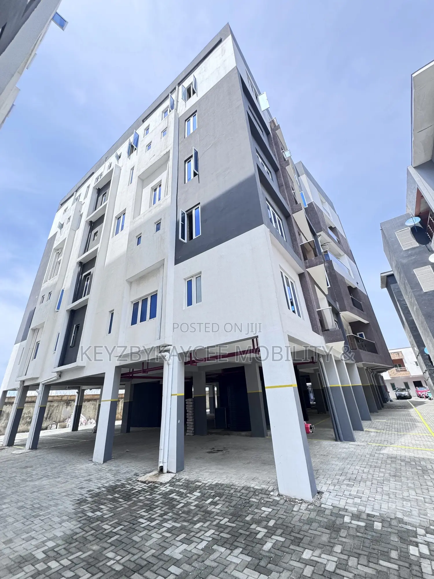 4bdrm Maisonette in Cyberville Estate, Lekki for sale