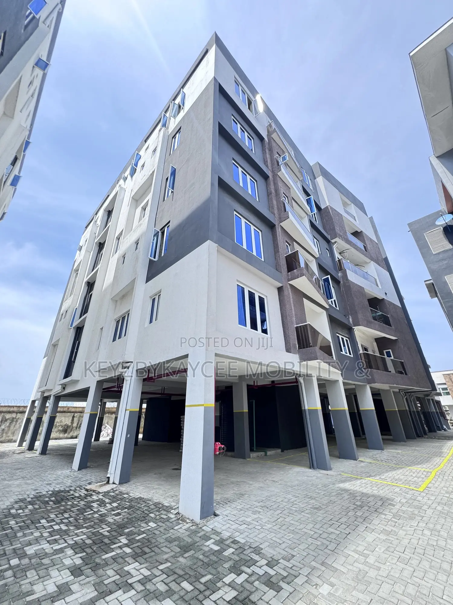 4bdrm Maisonette in Cyberville Estate, Lekki for sale