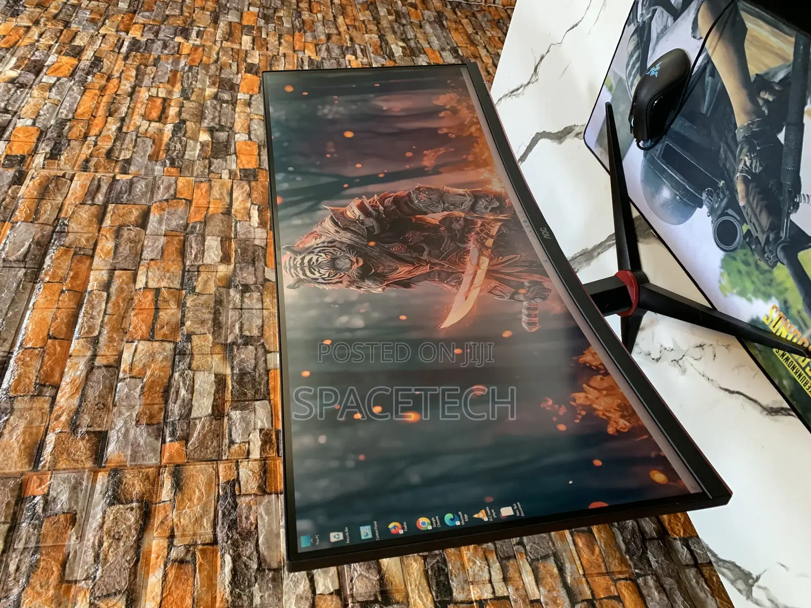 Aoc Gaming 34-Inch WQHD Curved Monitor.