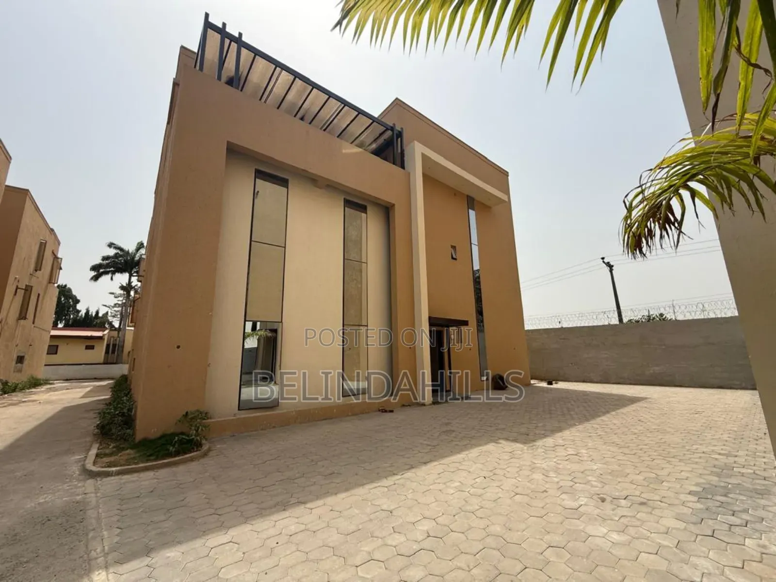 5bdrm Duplex in Maitama for sale