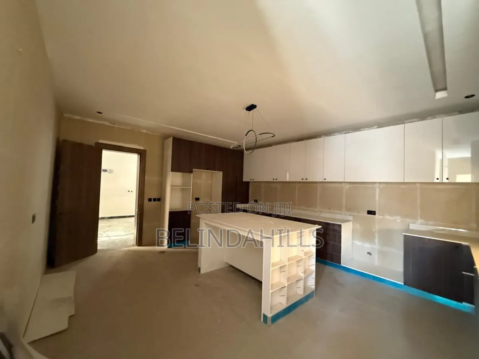 5bdrm Duplex in Maitama for sale