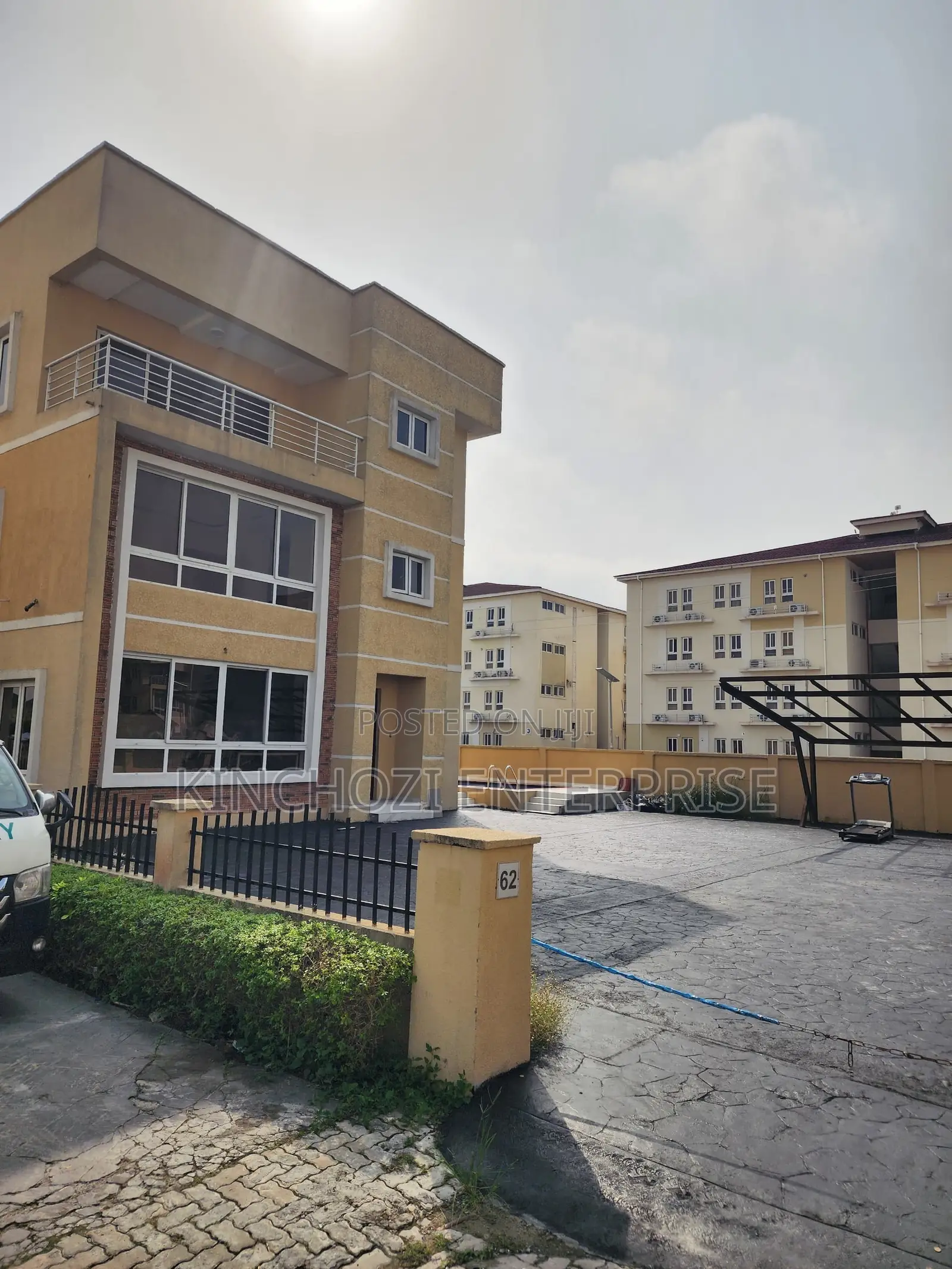 5bdrm Duplex in Western Foreshore for sale