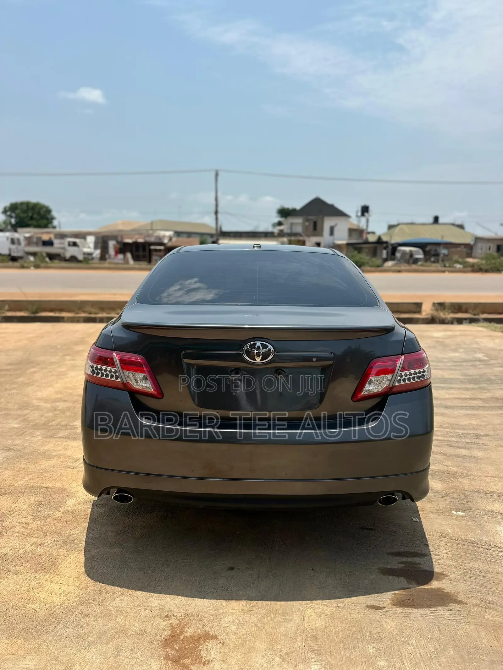 Toyota Camry SE 4dr Sedan (2.5L 4cyl 6A) 2011 Gray