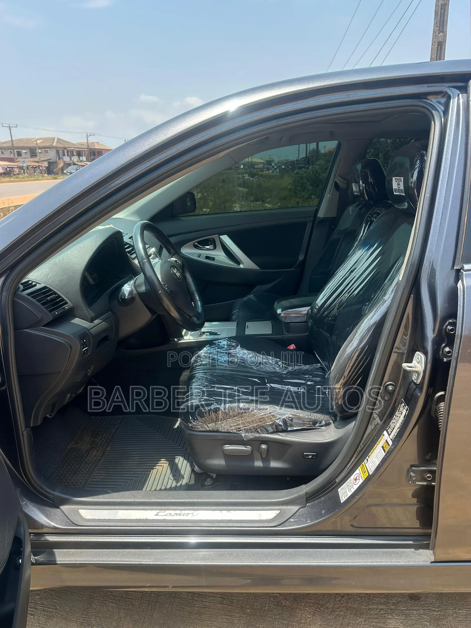 Toyota Camry SE 4dr Sedan (2.5L 4cyl 6A) 2011 Gray