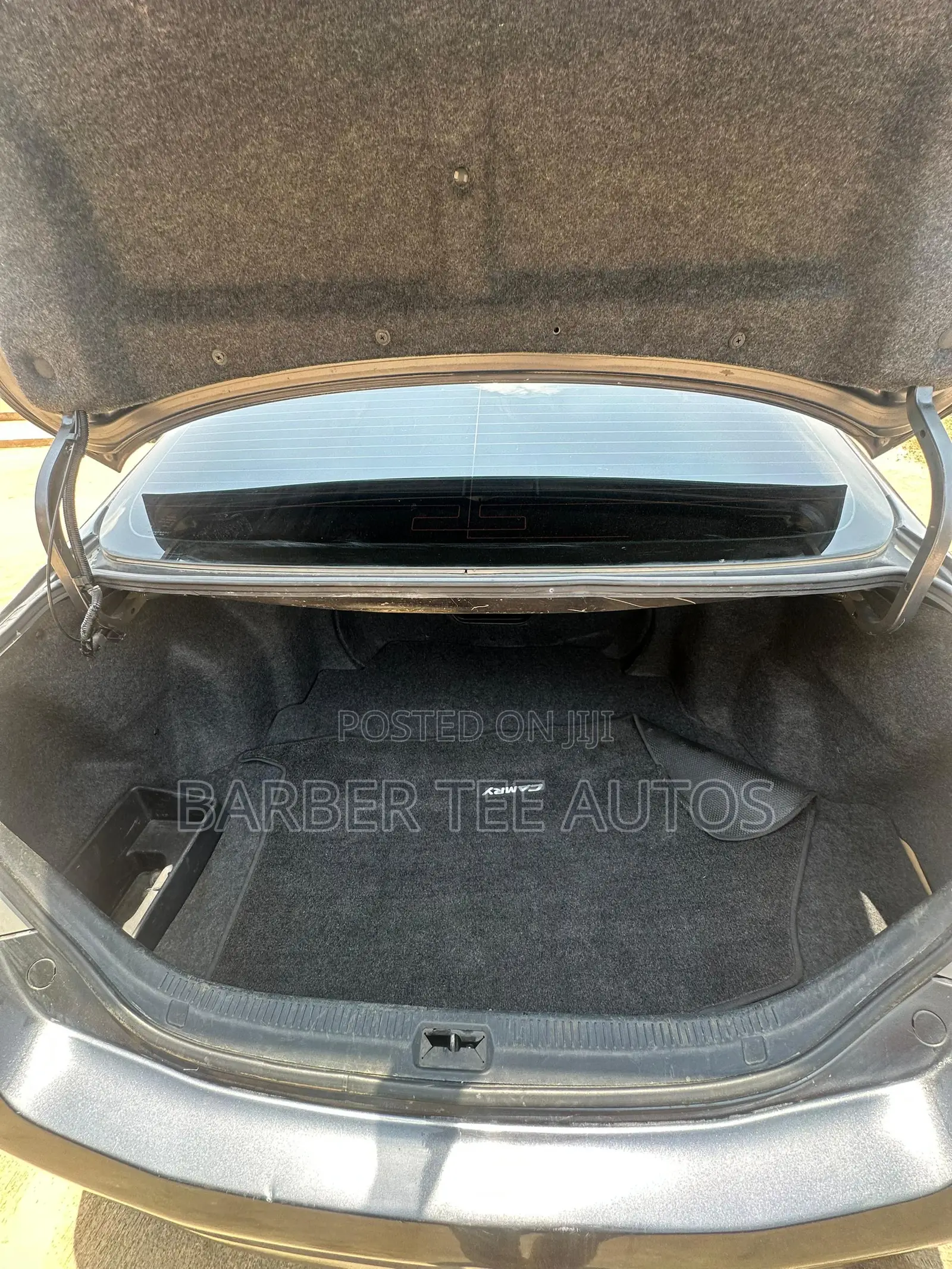 Toyota Camry SE 4dr Sedan (2.5L 4cyl 6A) 2011 Gray