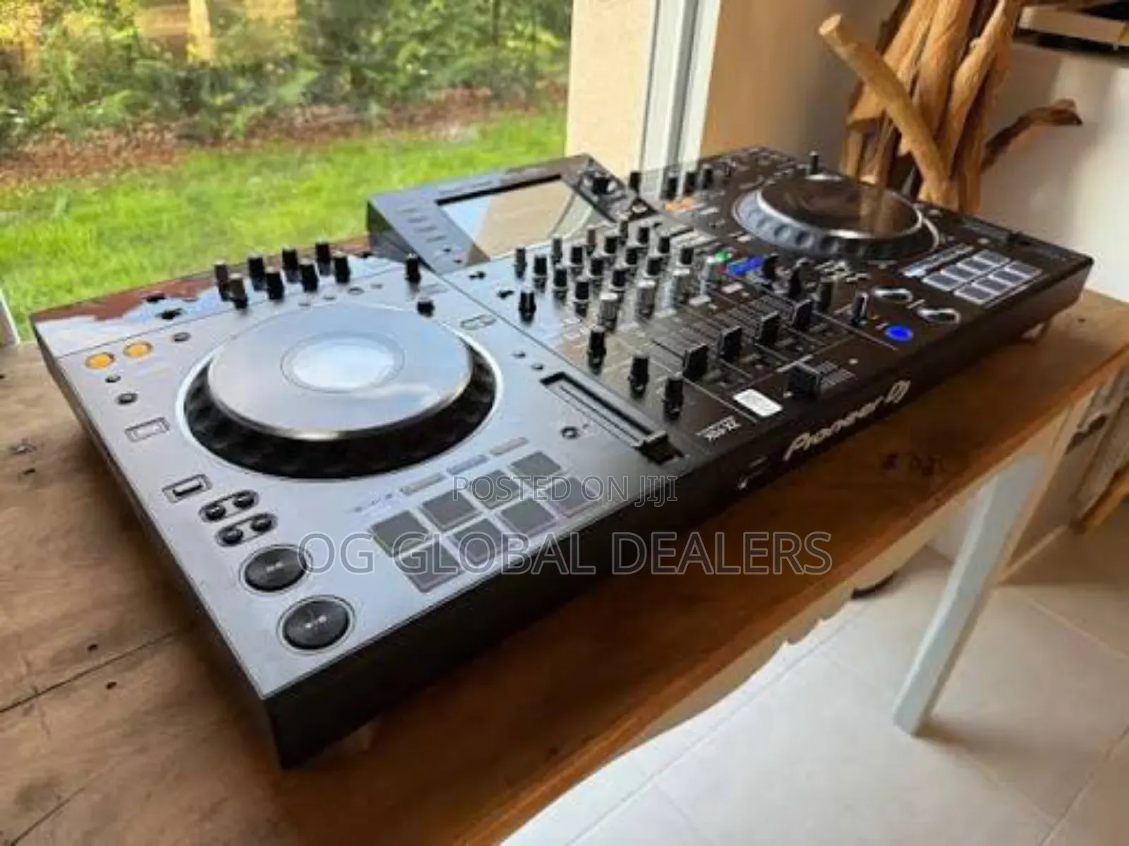 Pioneer Dj XDJ-Xz Professional All-in-One Dj System. (Dj Mixer)