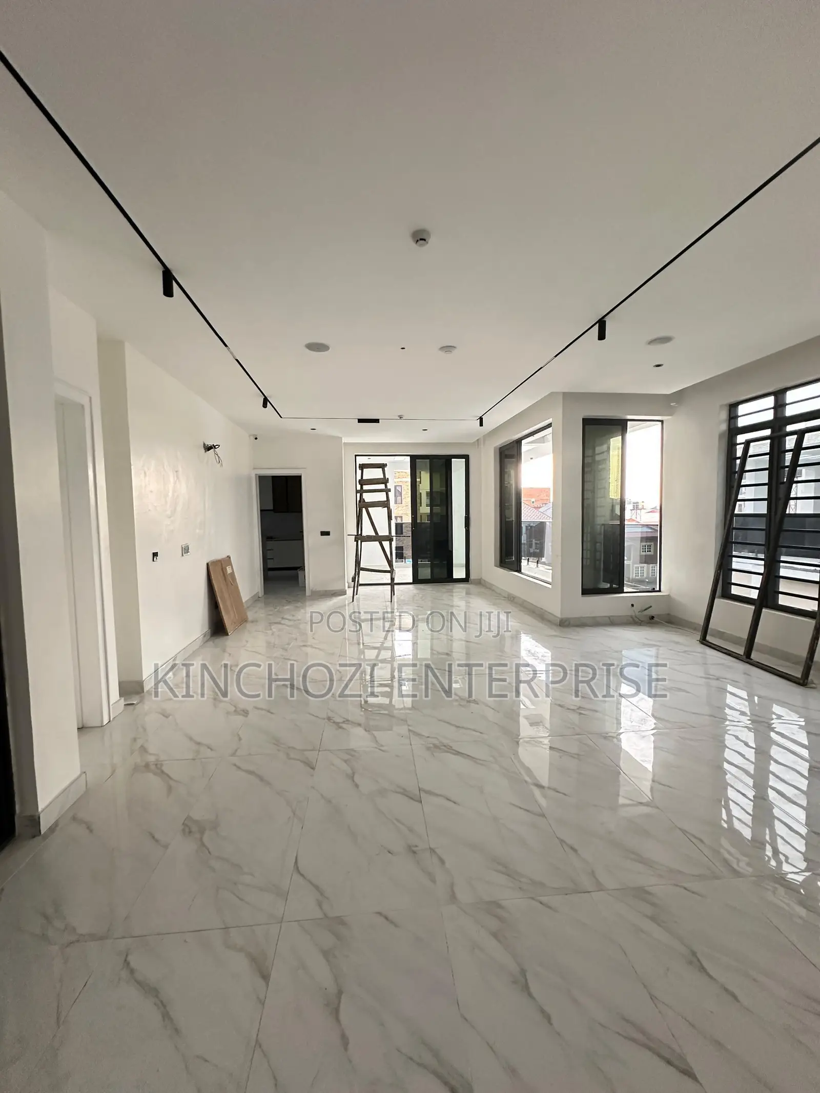 4bdrm Penthouse in Lekki Phase 1 for sale
