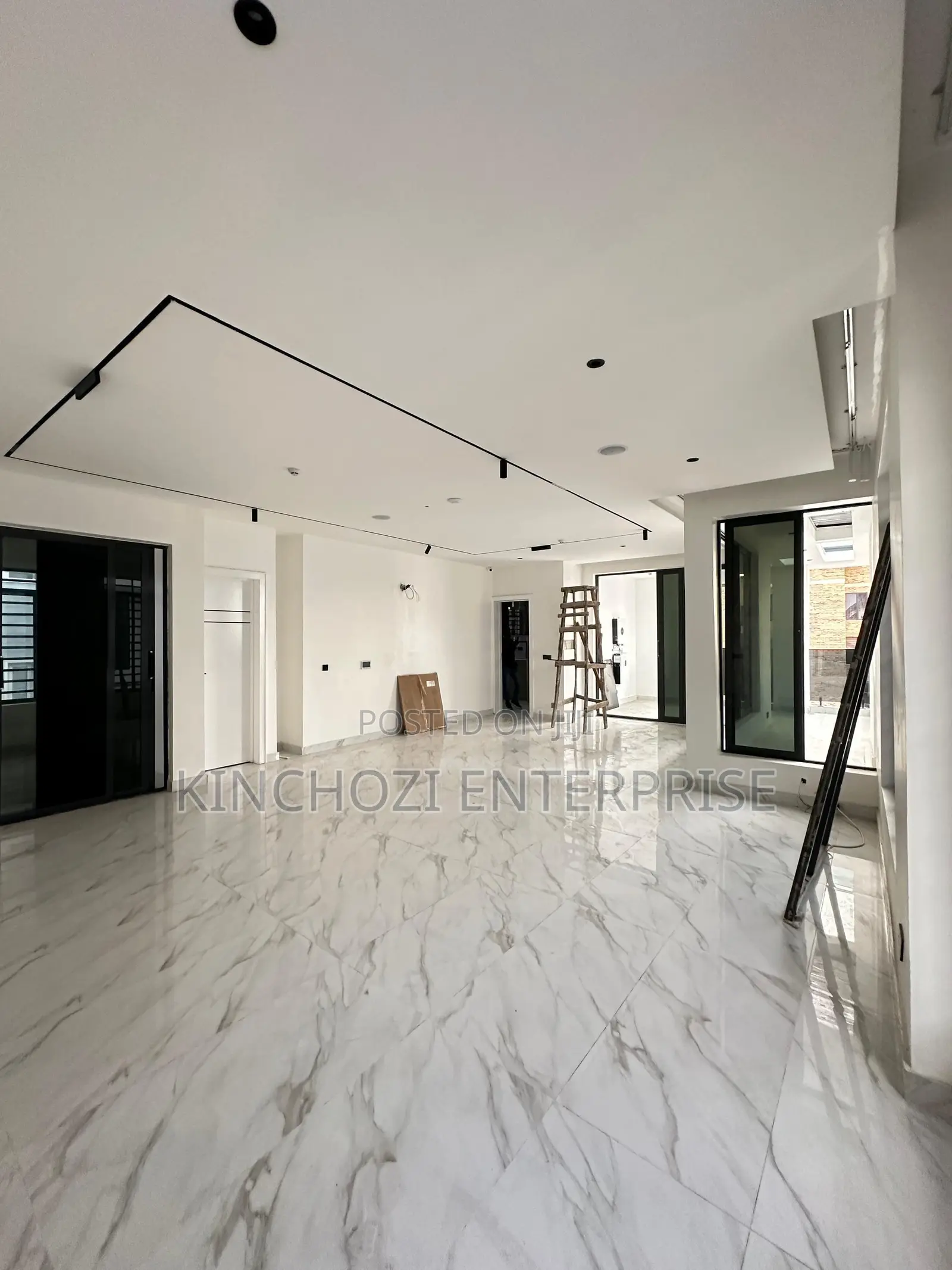 4bdrm Penthouse in Lekki Phase 1 for sale