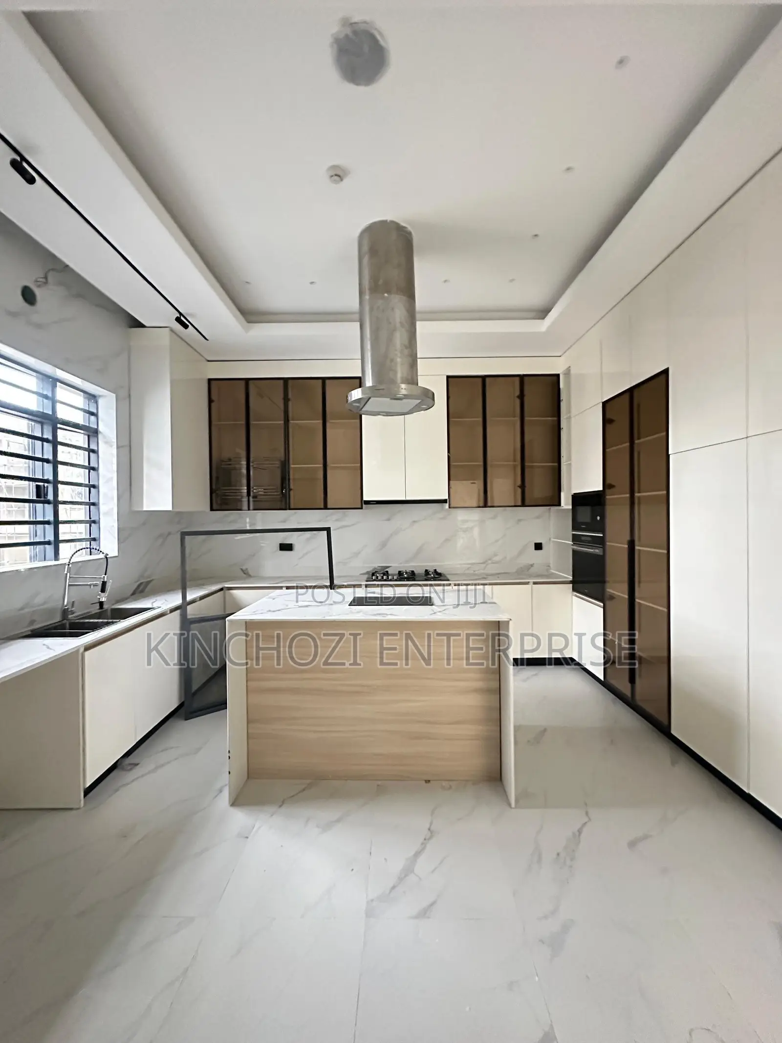 4bdrm Penthouse in Lekki Phase 1 for sale