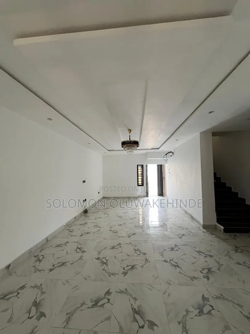 4bdrm Townhouse/Terrace in Ogba for sale