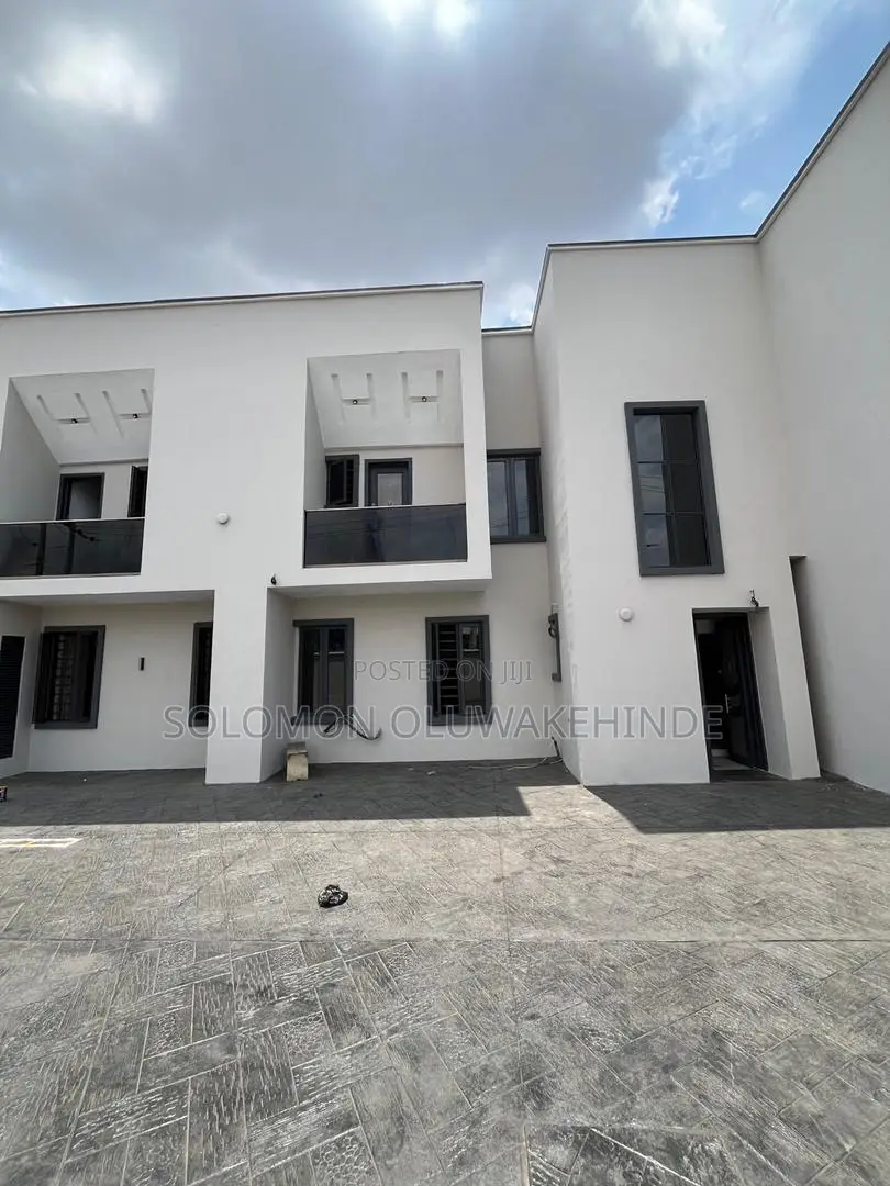 4bdrm Townhouse/Terrace in Ogba for sale