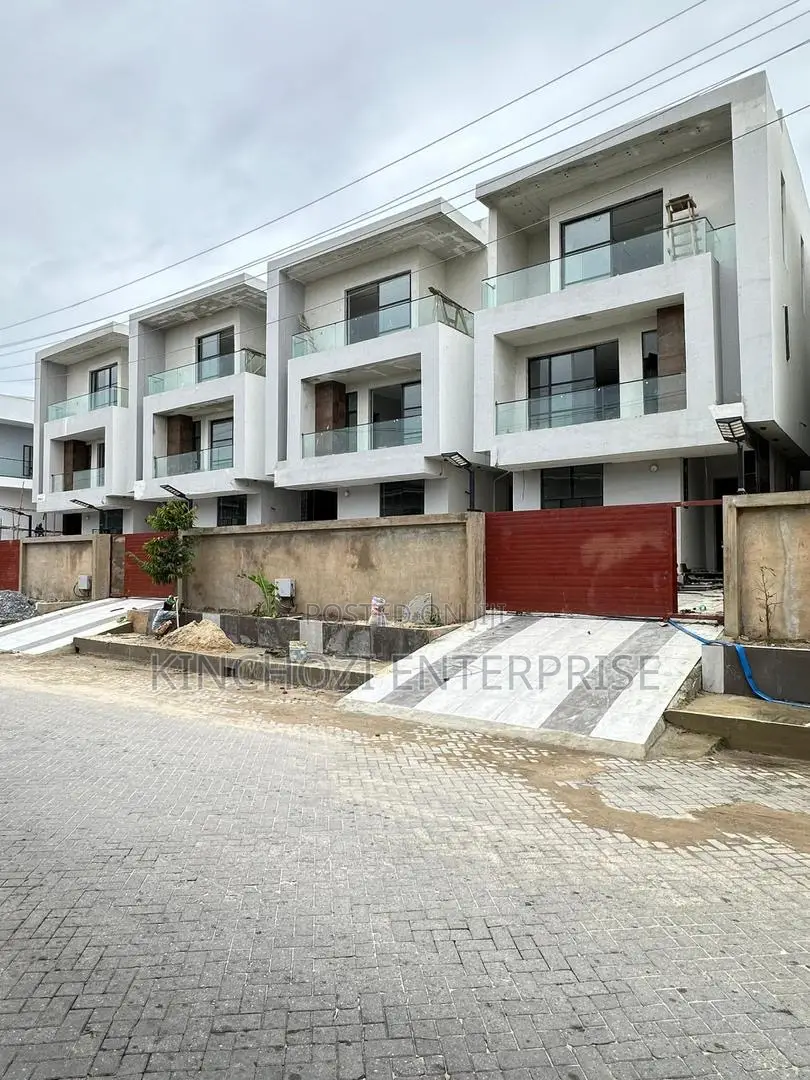 4bdrm Duplex in Lekki Phase 1 for sale