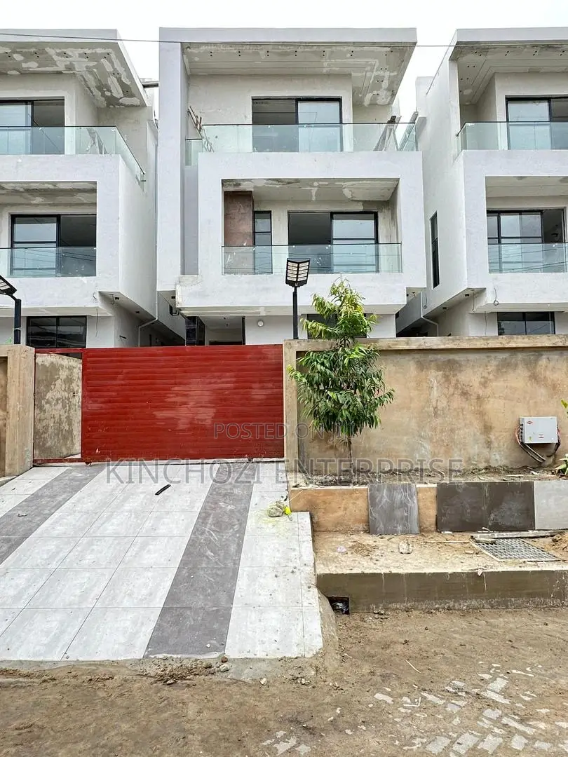 4bdrm Duplex in Lekki Phase 1 for sale