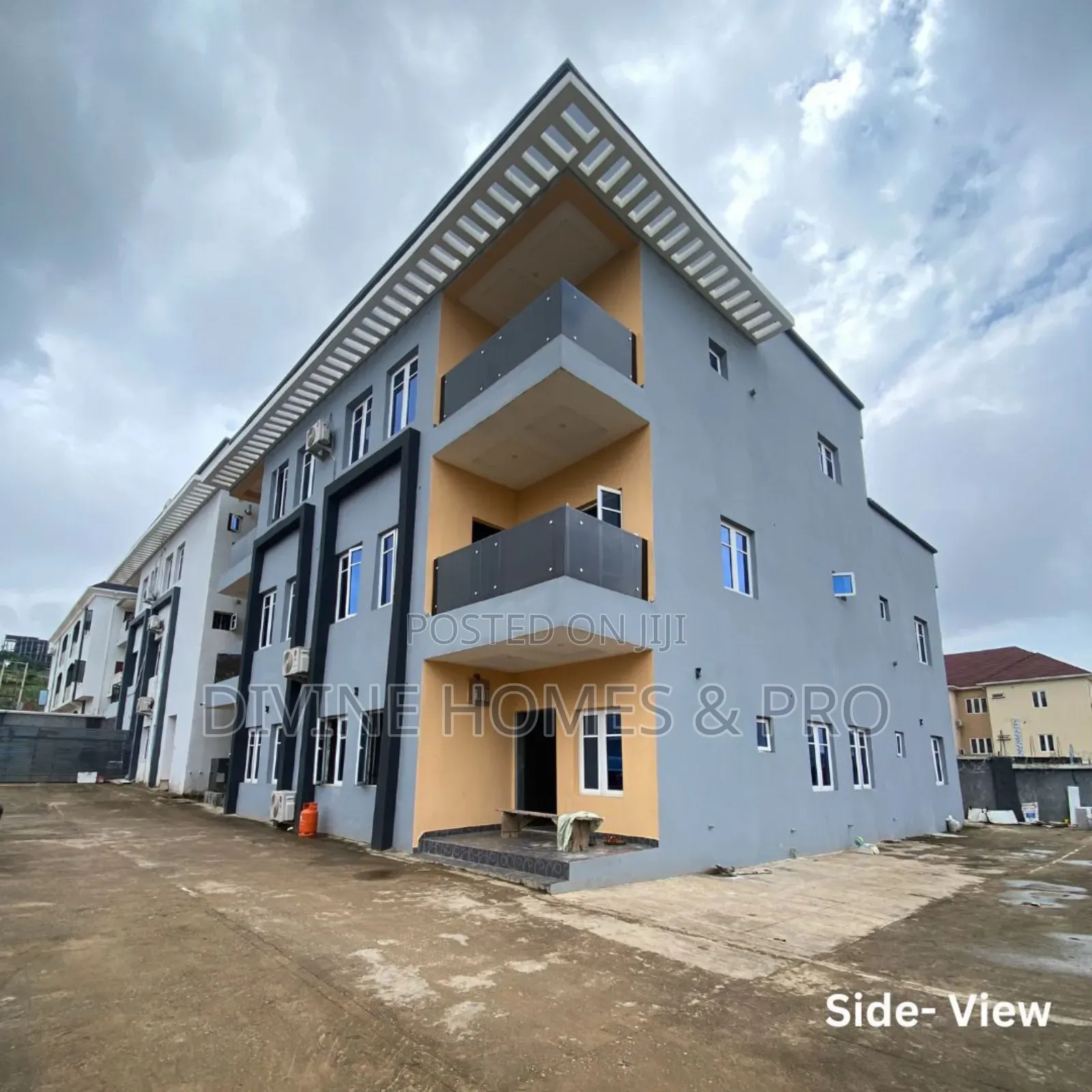 4bdrm Duplex in Life Camp for sale