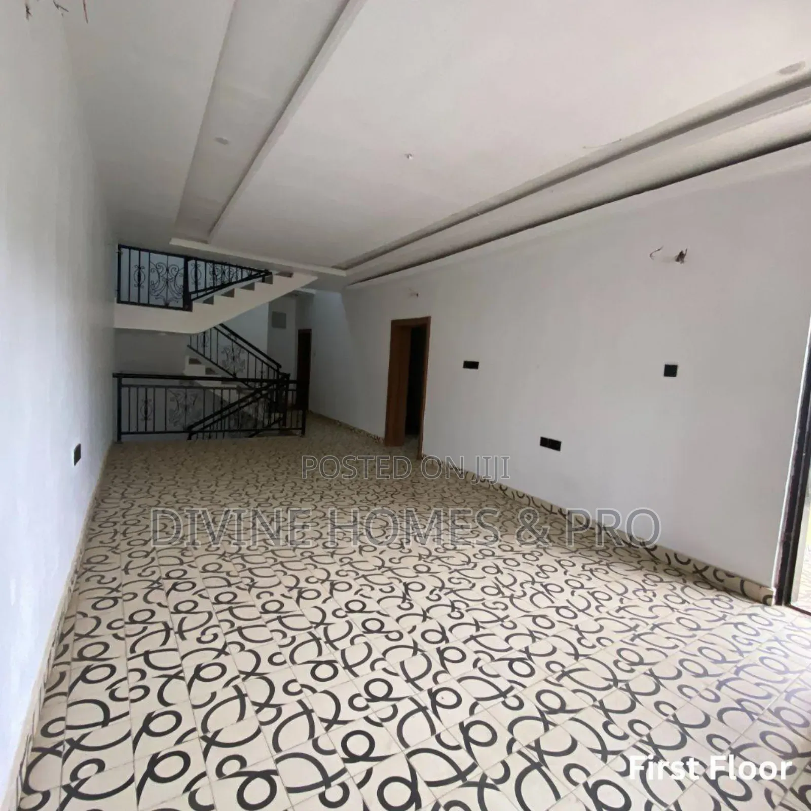 4bdrm Duplex in Life Camp for sale