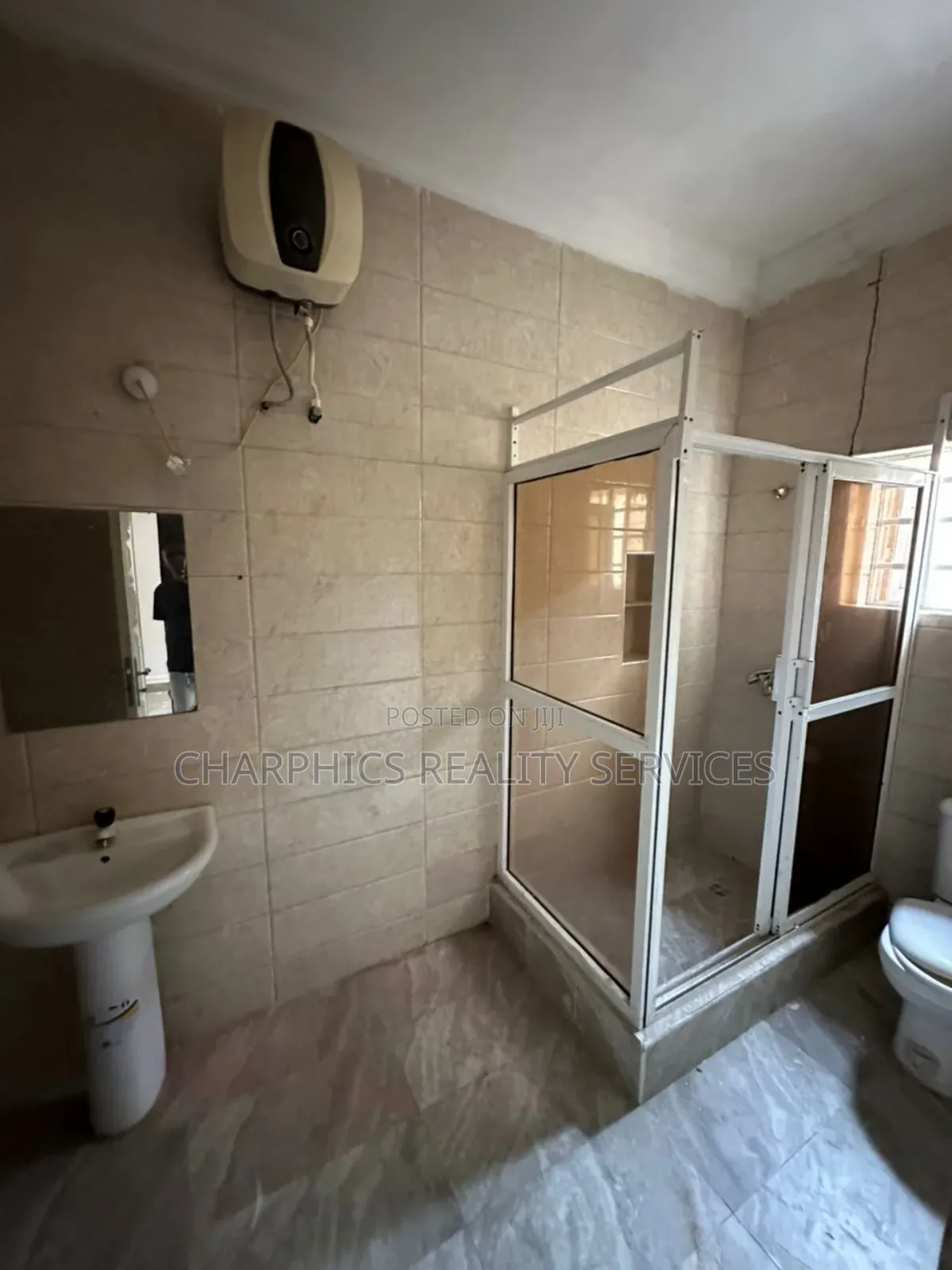 ‎ ‎Large 3 Bedroom Flat, Ologolo Lekki. ‎