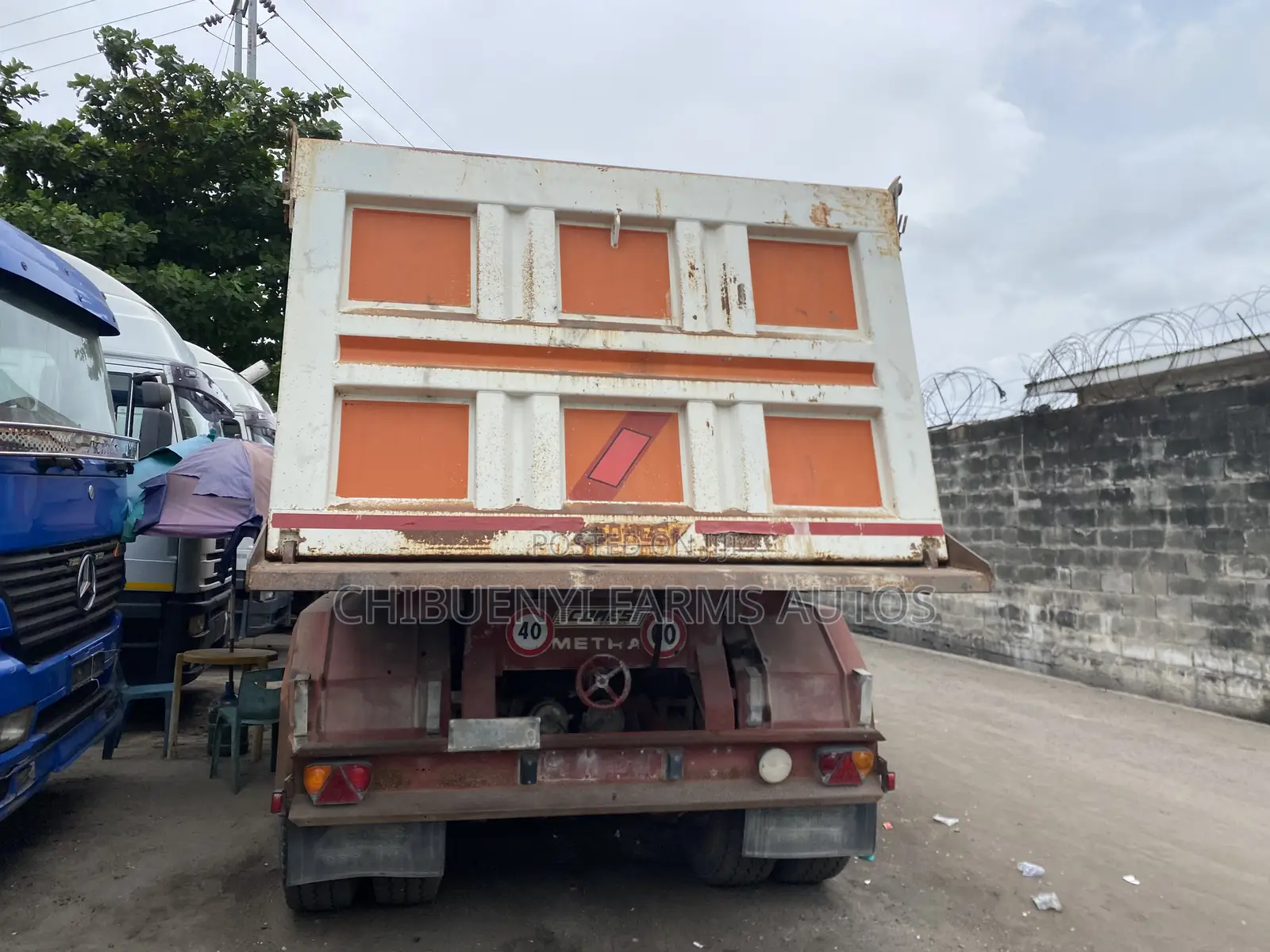 Iveco Dump Tipping Bucket 50-Tons