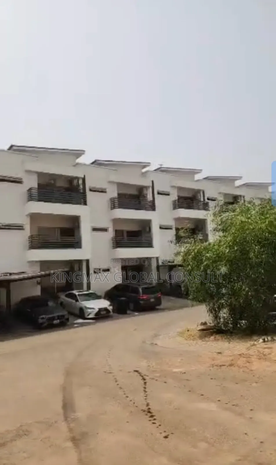 4bdrm Townhouse/Terrace in Life Camp Abuja for sale