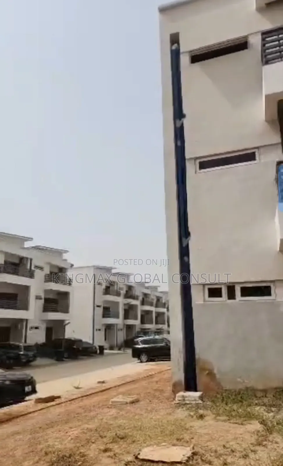 4bdrm Townhouse/Terrace in Life Camp Abuja for sale