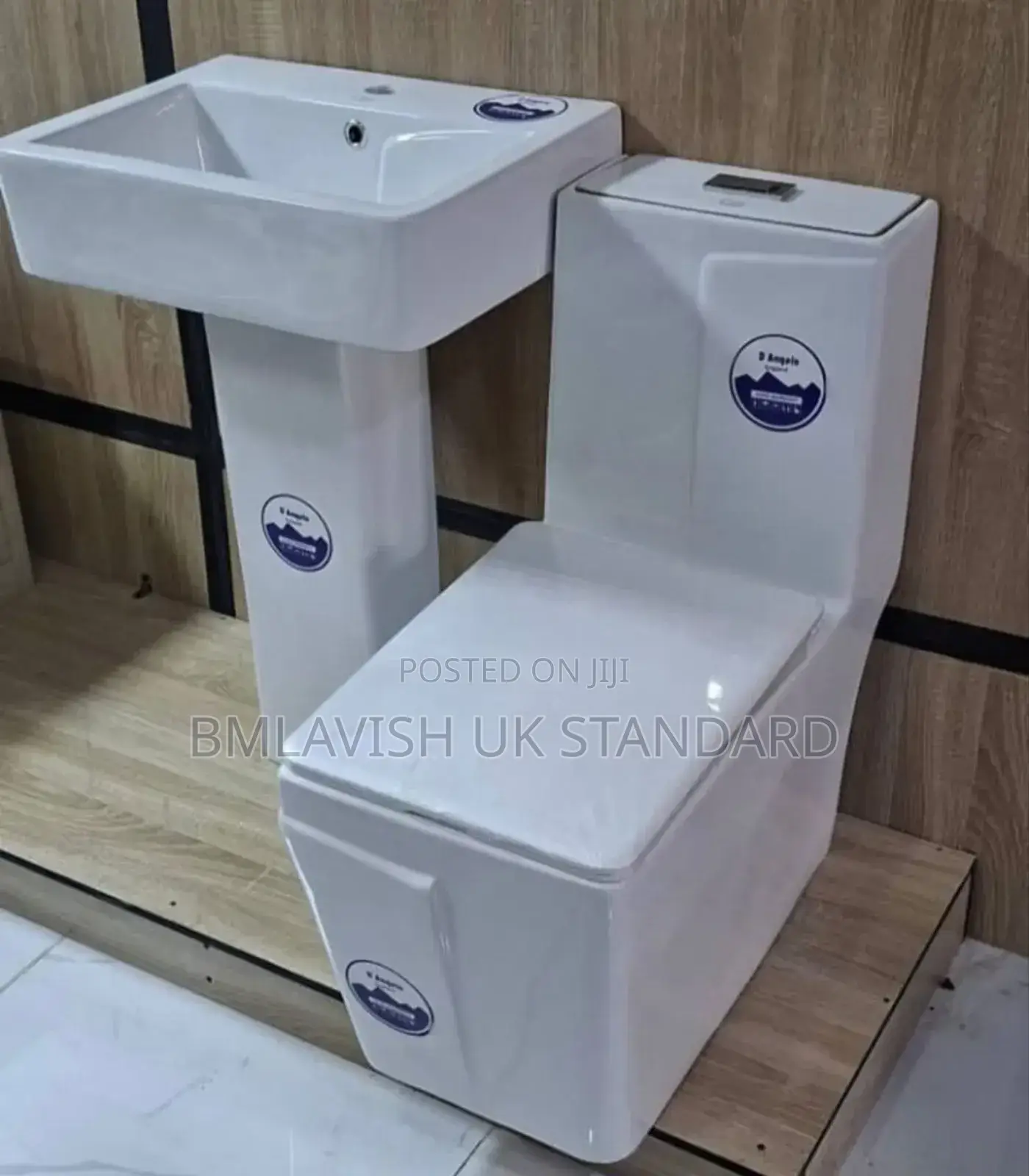 Top White Water Closet Set With Wash Hand Basin