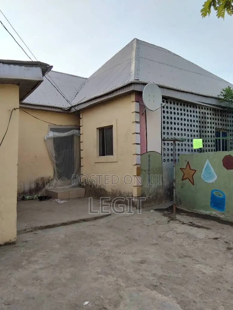 3bdrm Bungalow in Lugbe District for sale