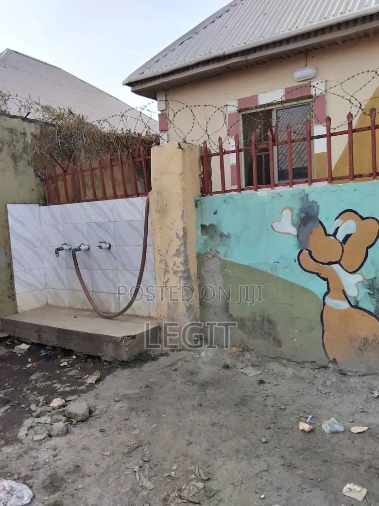 3bdrm Bungalow in Lugbe District for sale