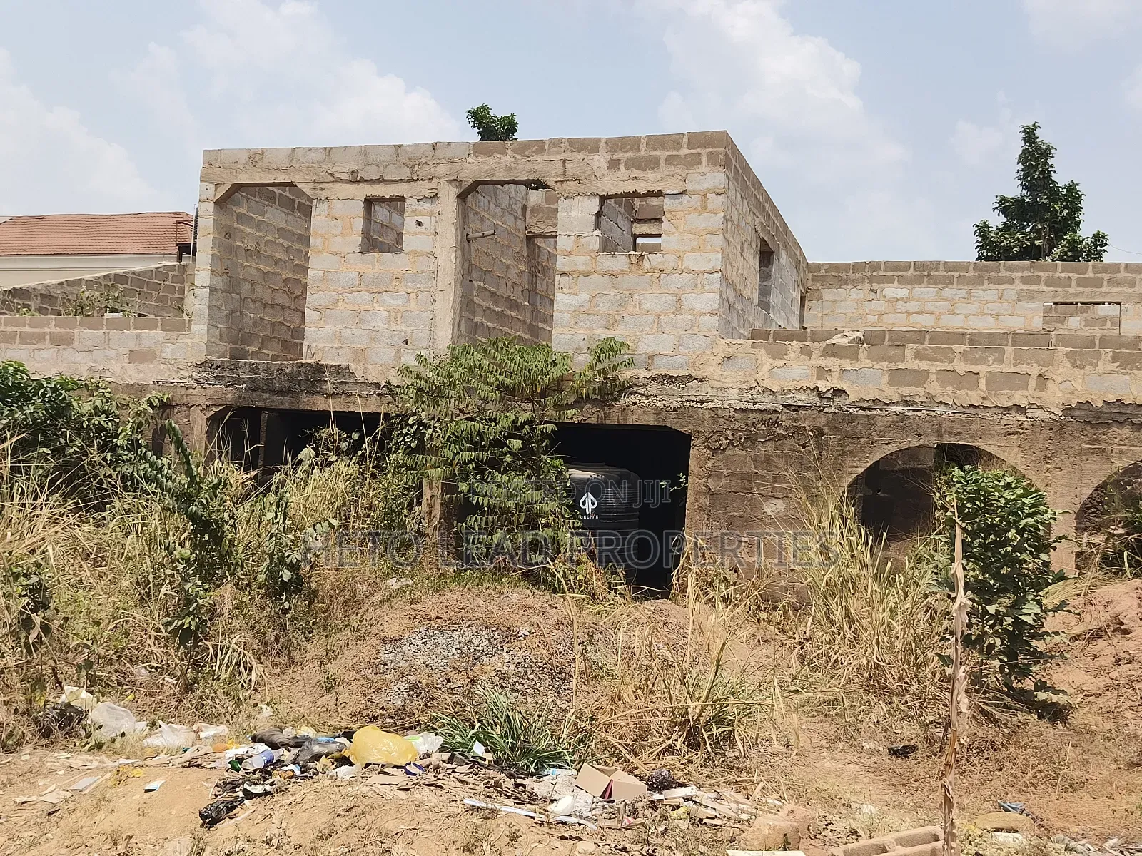 5bdrm Duplex in Dosumu Estate Akala for sale