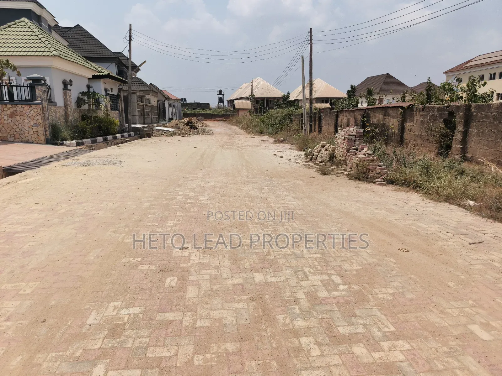 5bdrm Duplex in Dosumu Estate Akala for sale