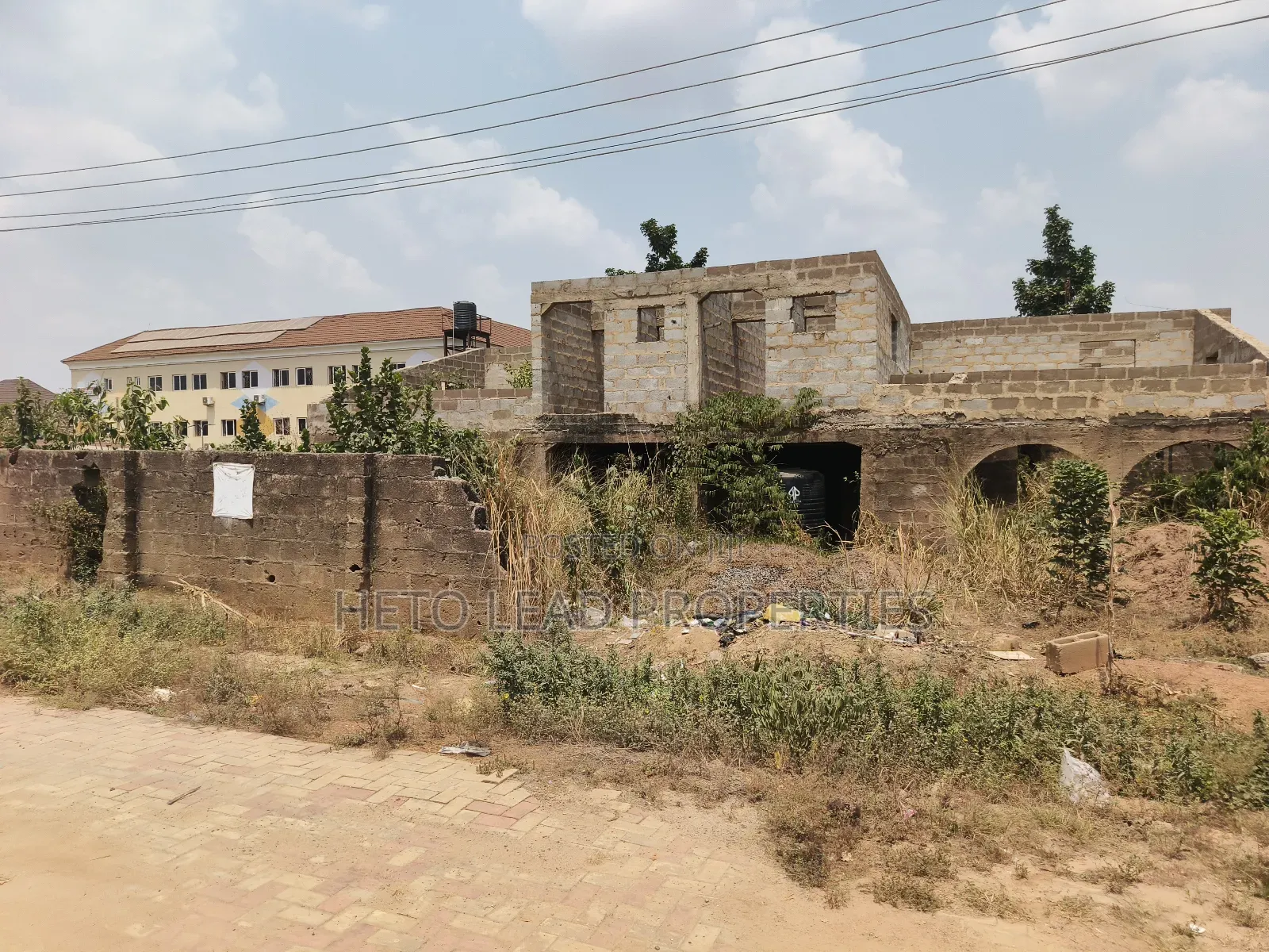 5bdrm Duplex in Dosumu Estate Akala for sale