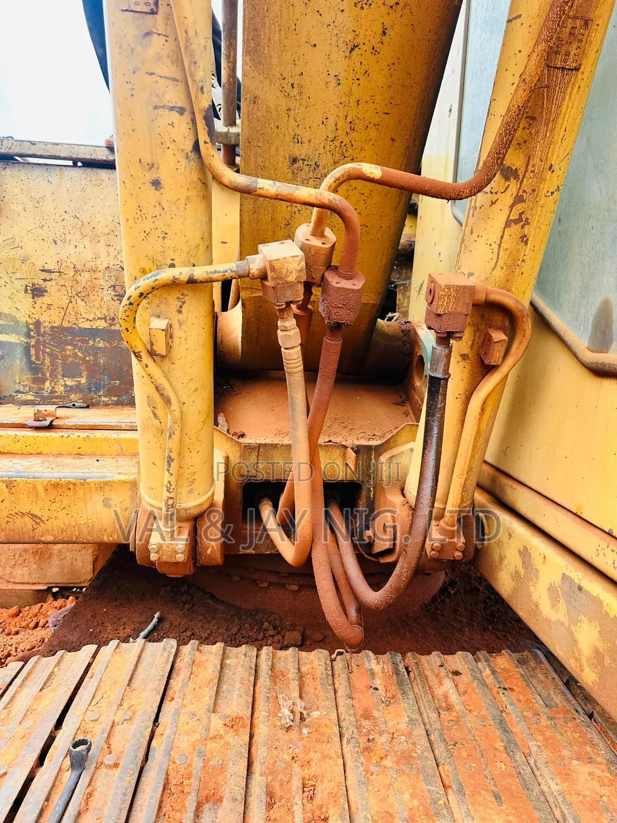 Cat Excavator 215dlc - Company Use
