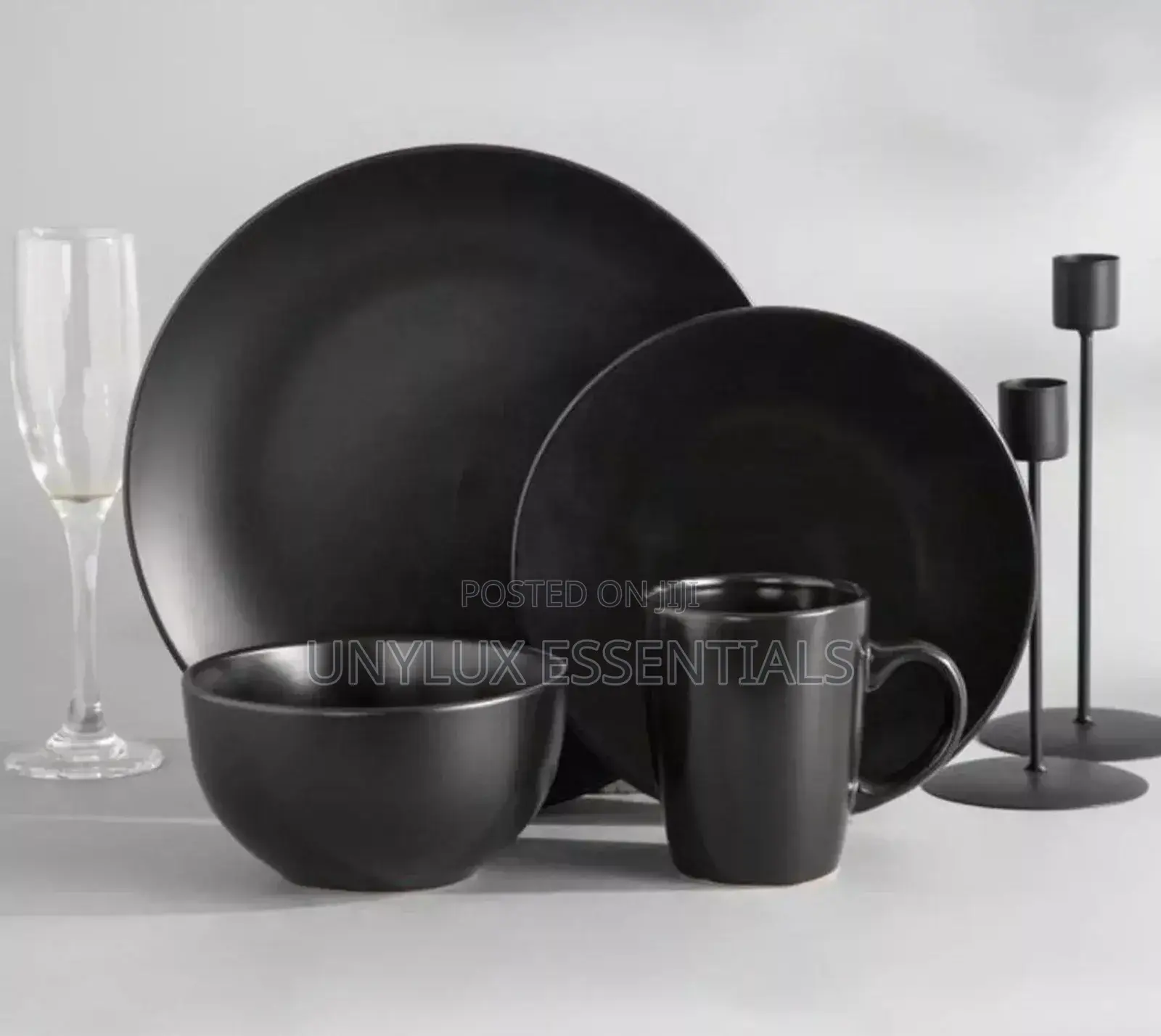 16pcs Luxury Stoneware Dinner Set - Black Colour