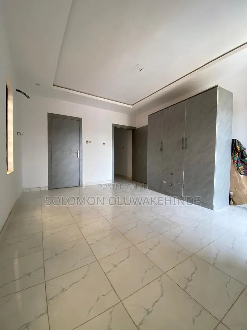 3bdrm Duplex in Olowora, Magodo for sale