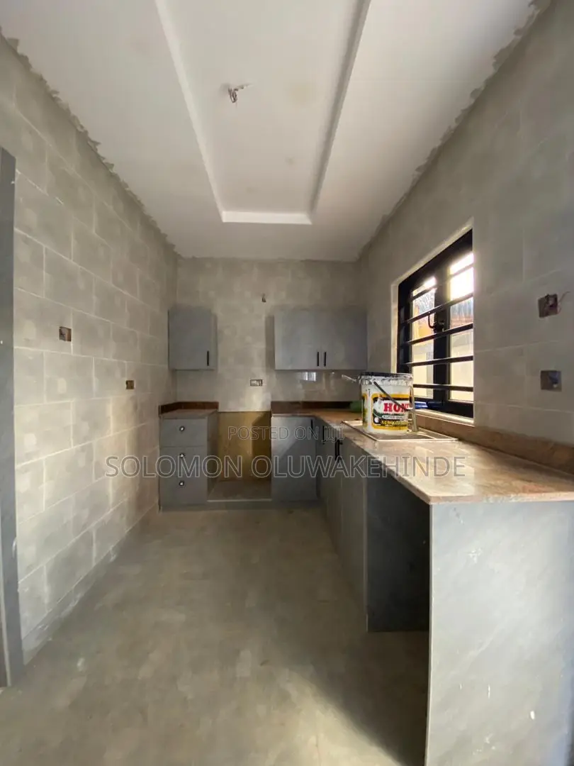 3bdrm Duplex in Olowora, Magodo for sale