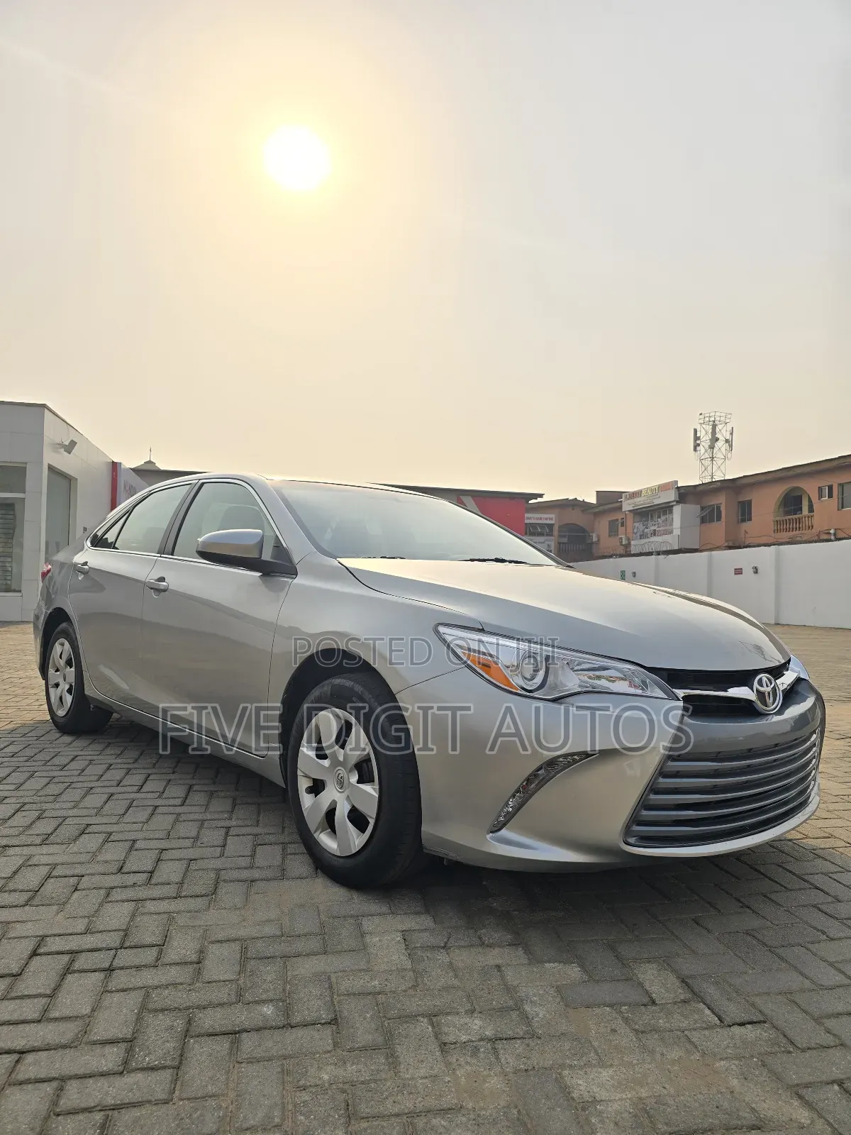 Toyota Camry LE 4dr Sedan (2.5L 4cyl 6A) 2017 Silver
