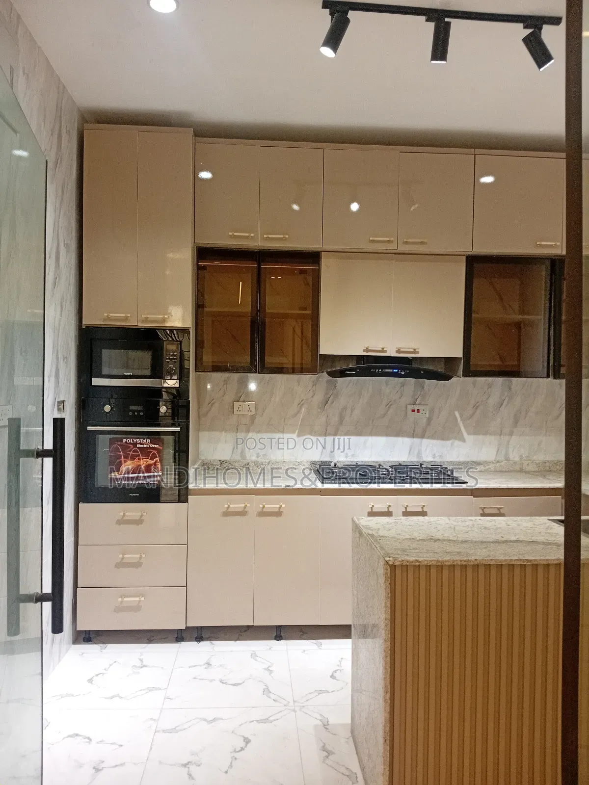 4bdrm Duplex in Ikota for sale