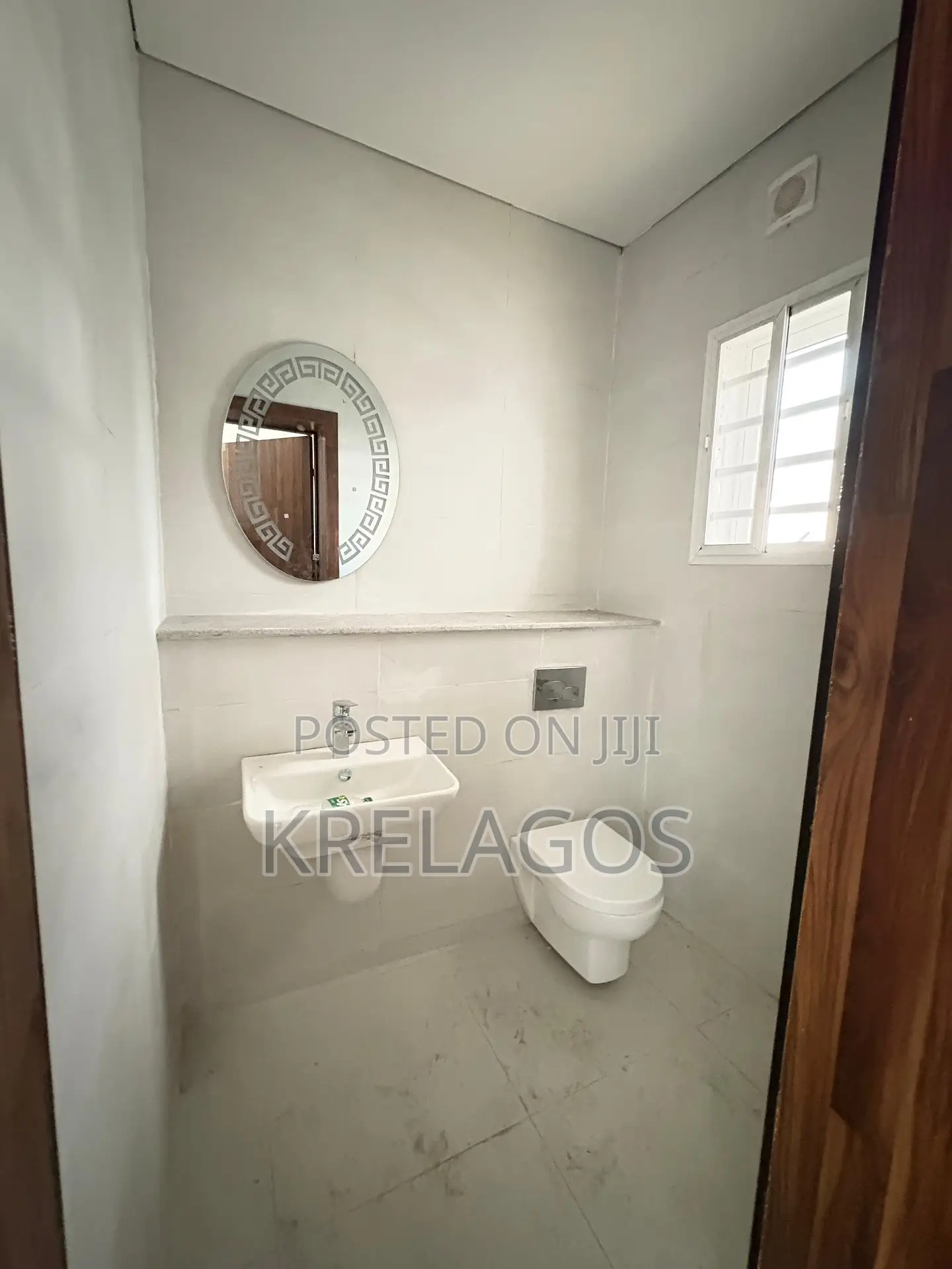 4bdrm Duplex in Chevron for rent