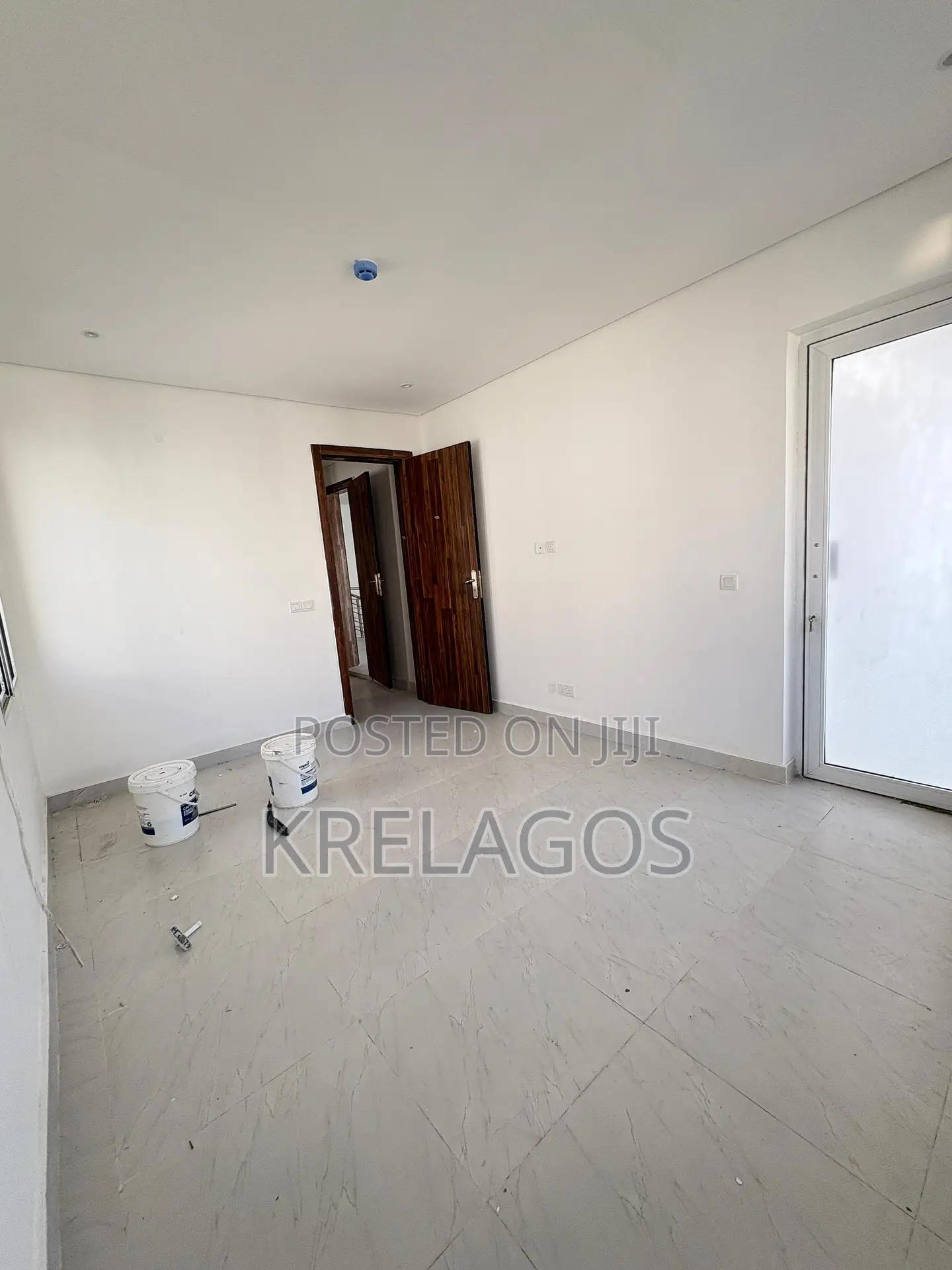 4bdrm Duplex in Chevron for rent