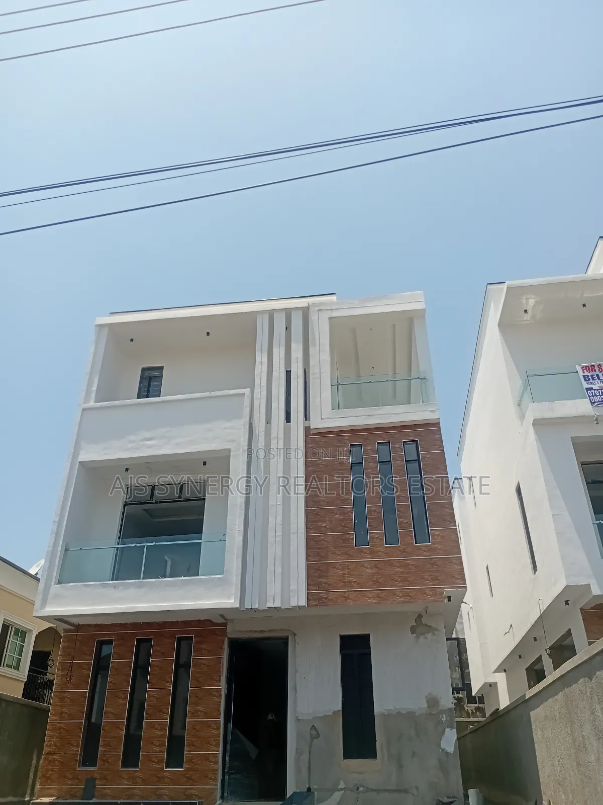 5bdrm Duplex in Osapa london for sale